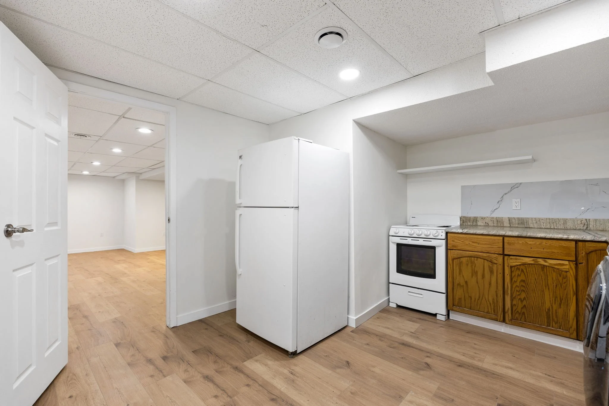 211 Kirkbridge Dr - Interior-36.jpg