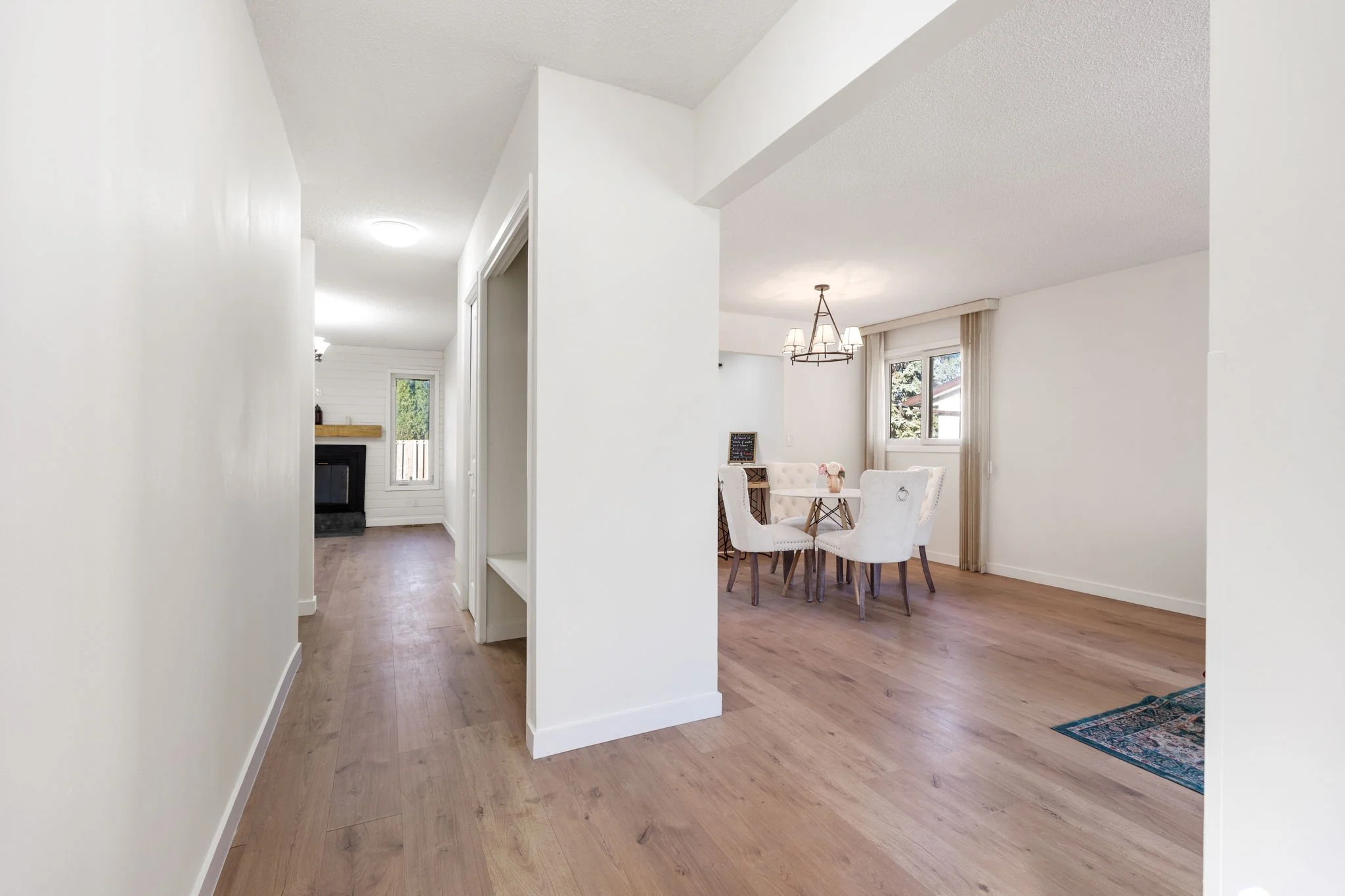 211 Kirkbridge Dr - Interior-2.jpg