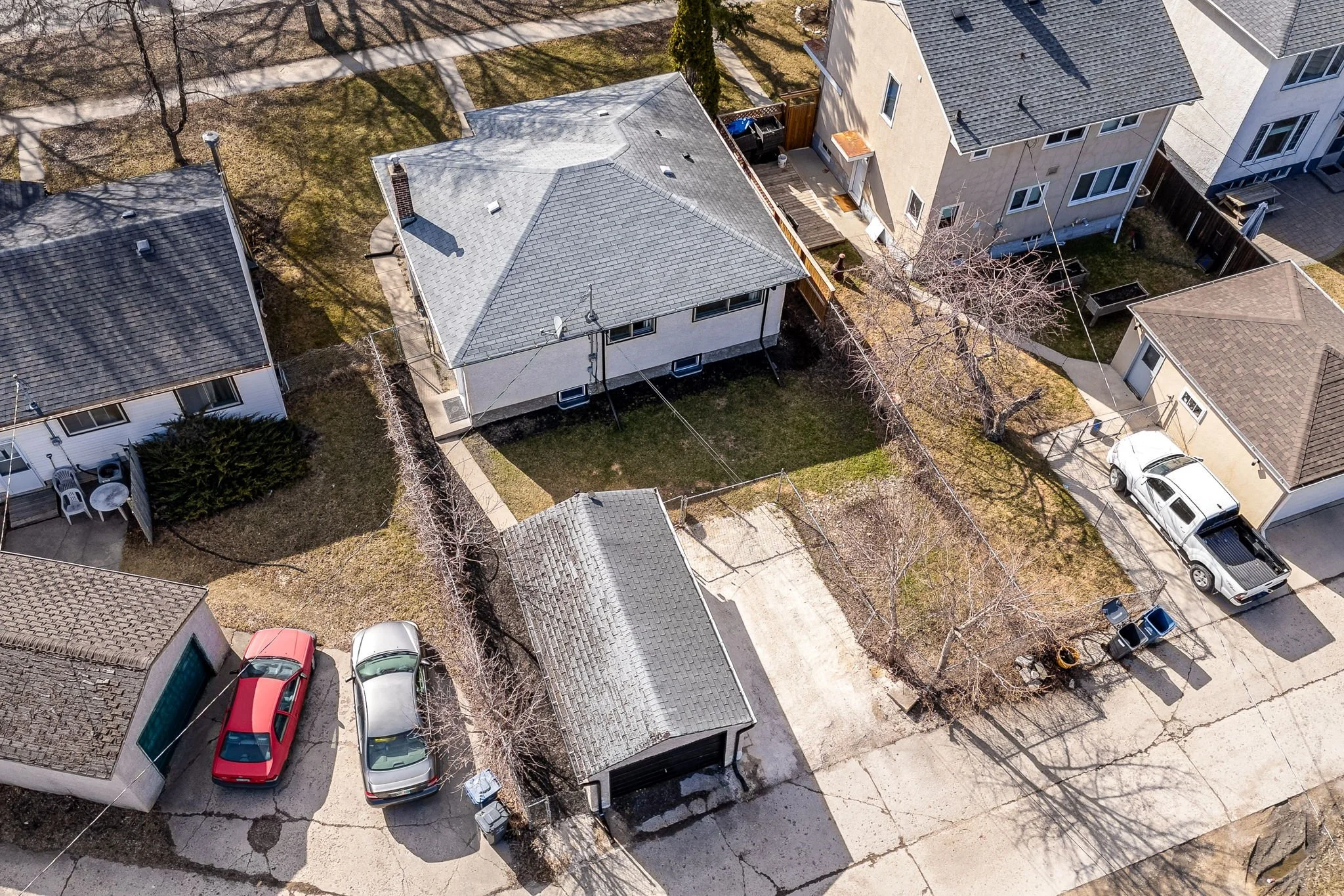 566 Cambridge St - Exterior-10.jpg