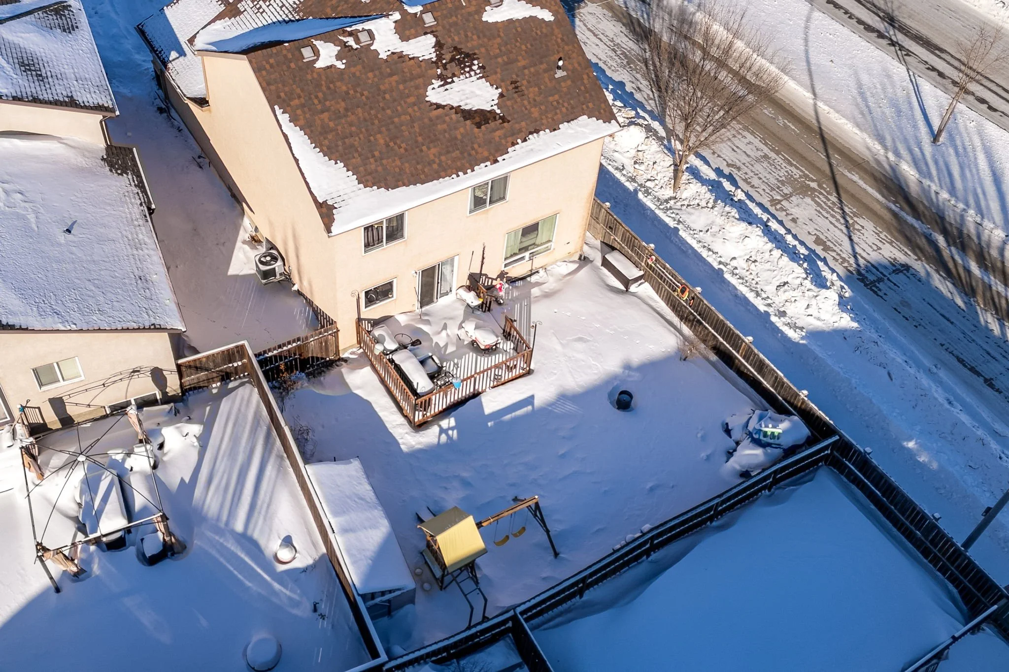 92 Blumm Cres - Exterior-7.jpg