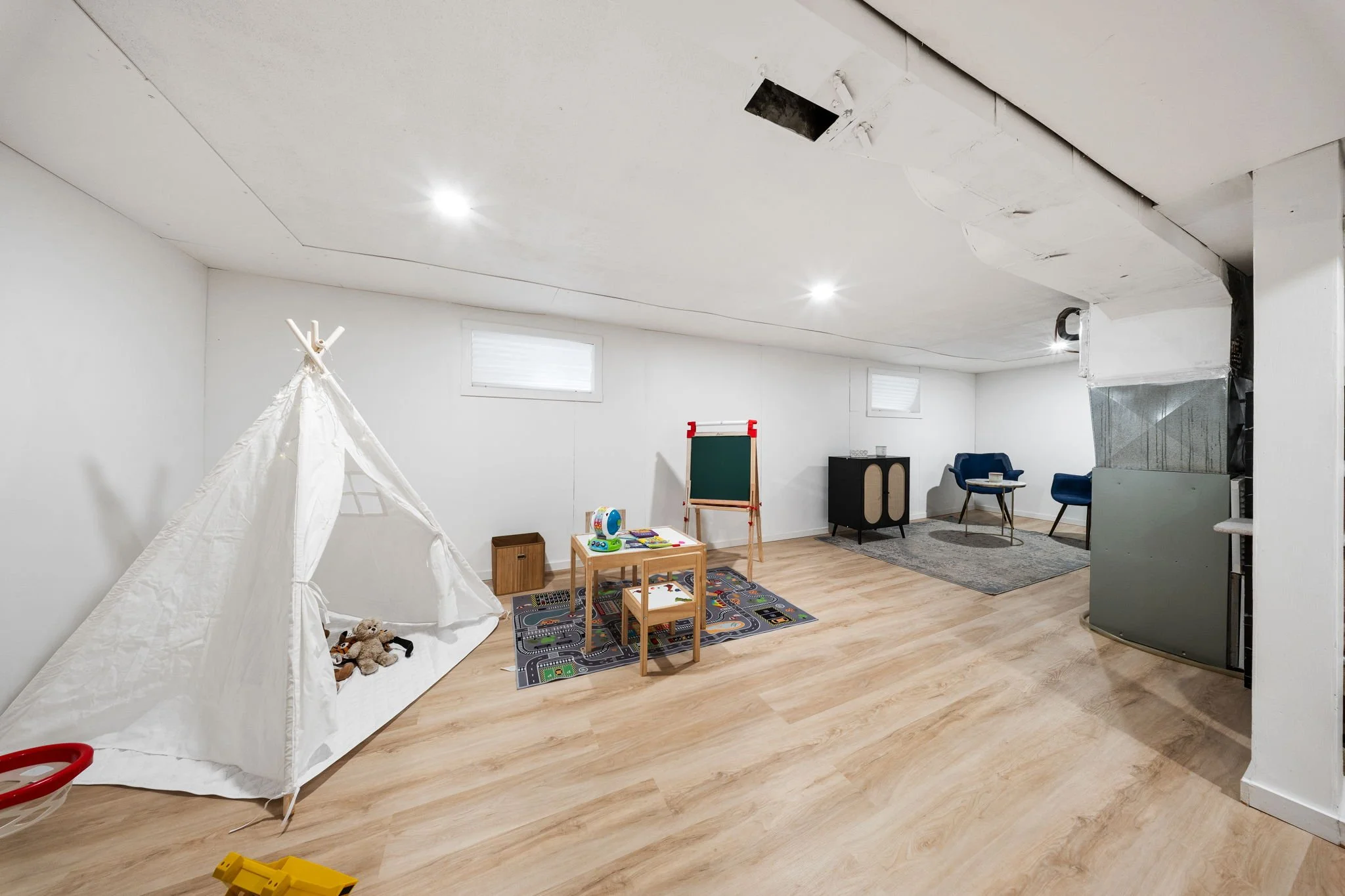 177 Gordon Ave - Interior-19.jpg