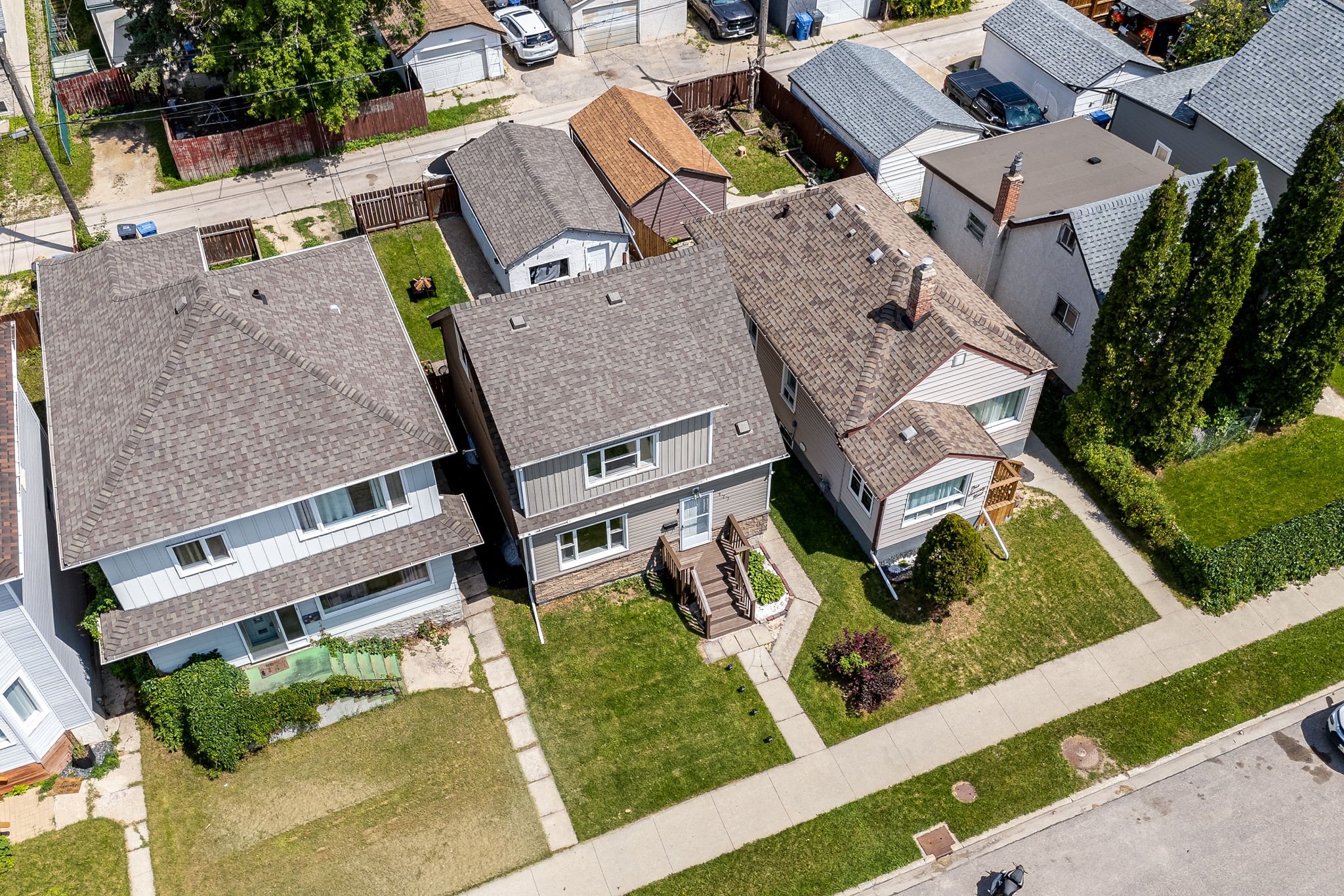 177 Gordon Ave - Exterior-9.jpg