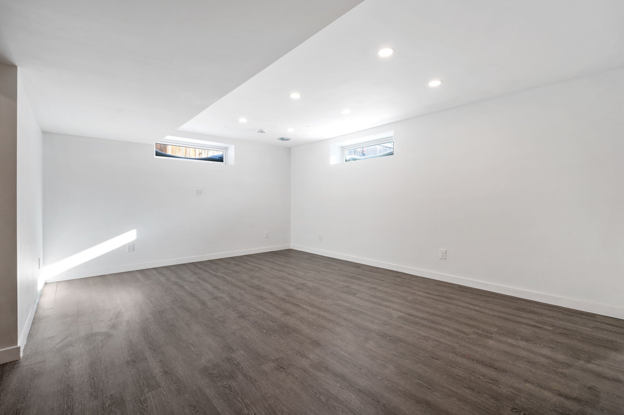 92 Blumm Cres - Interior-26.jpg