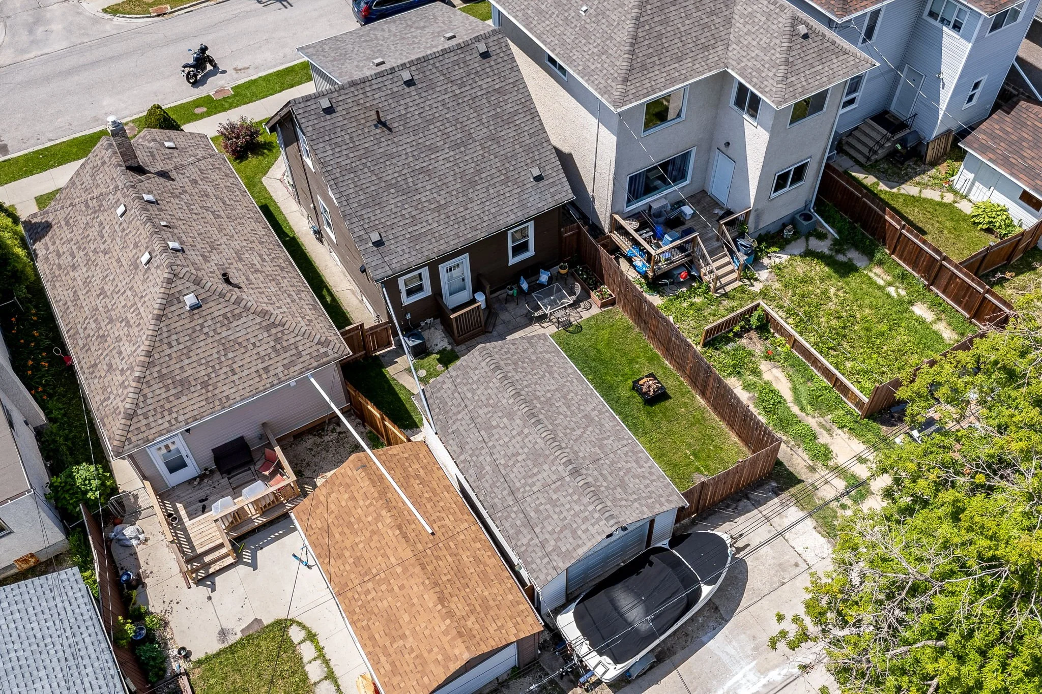 177 Gordon Ave - Exterior-12.jpg