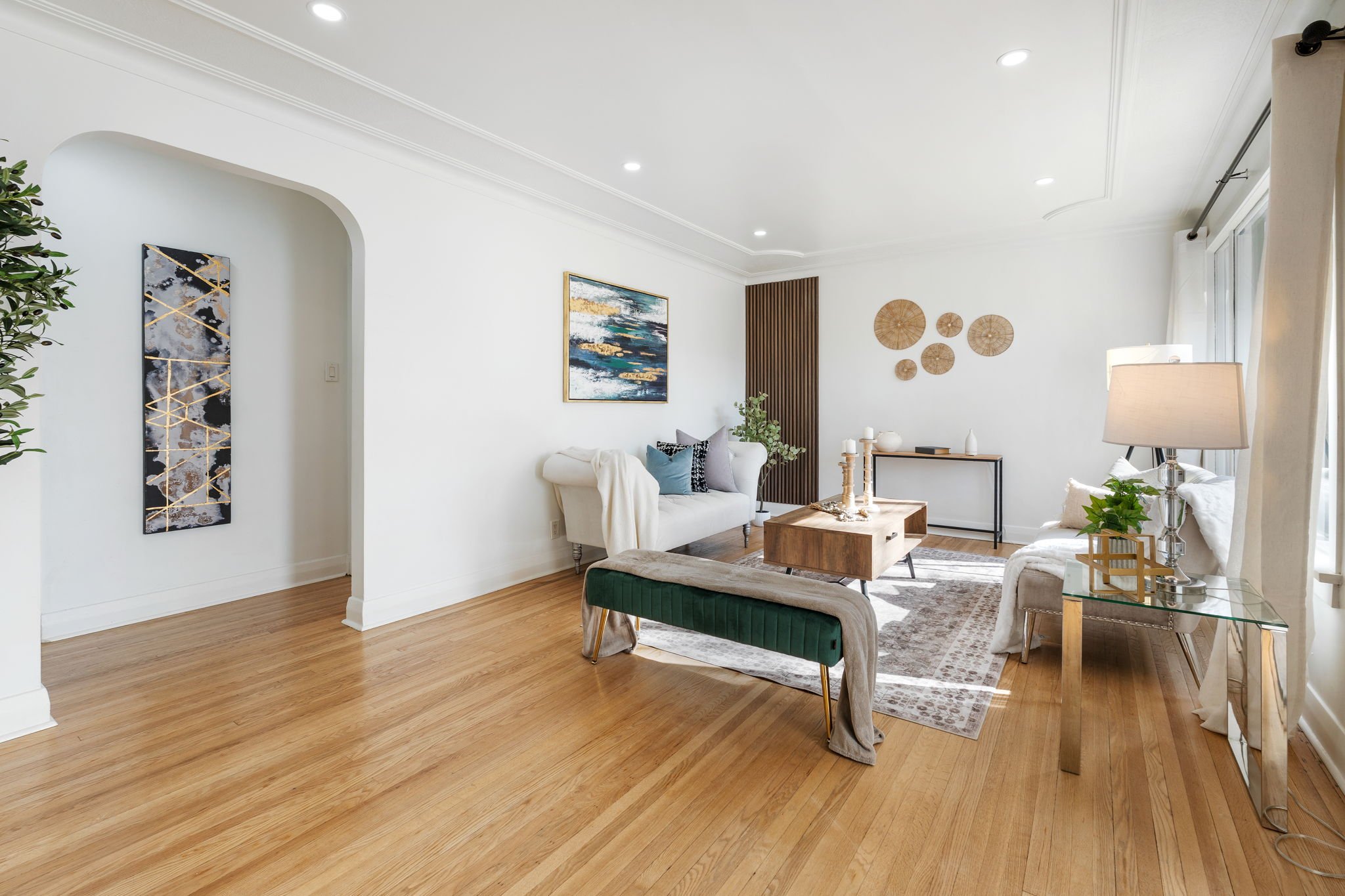 566 Cambridge St - Interior-3.jpg