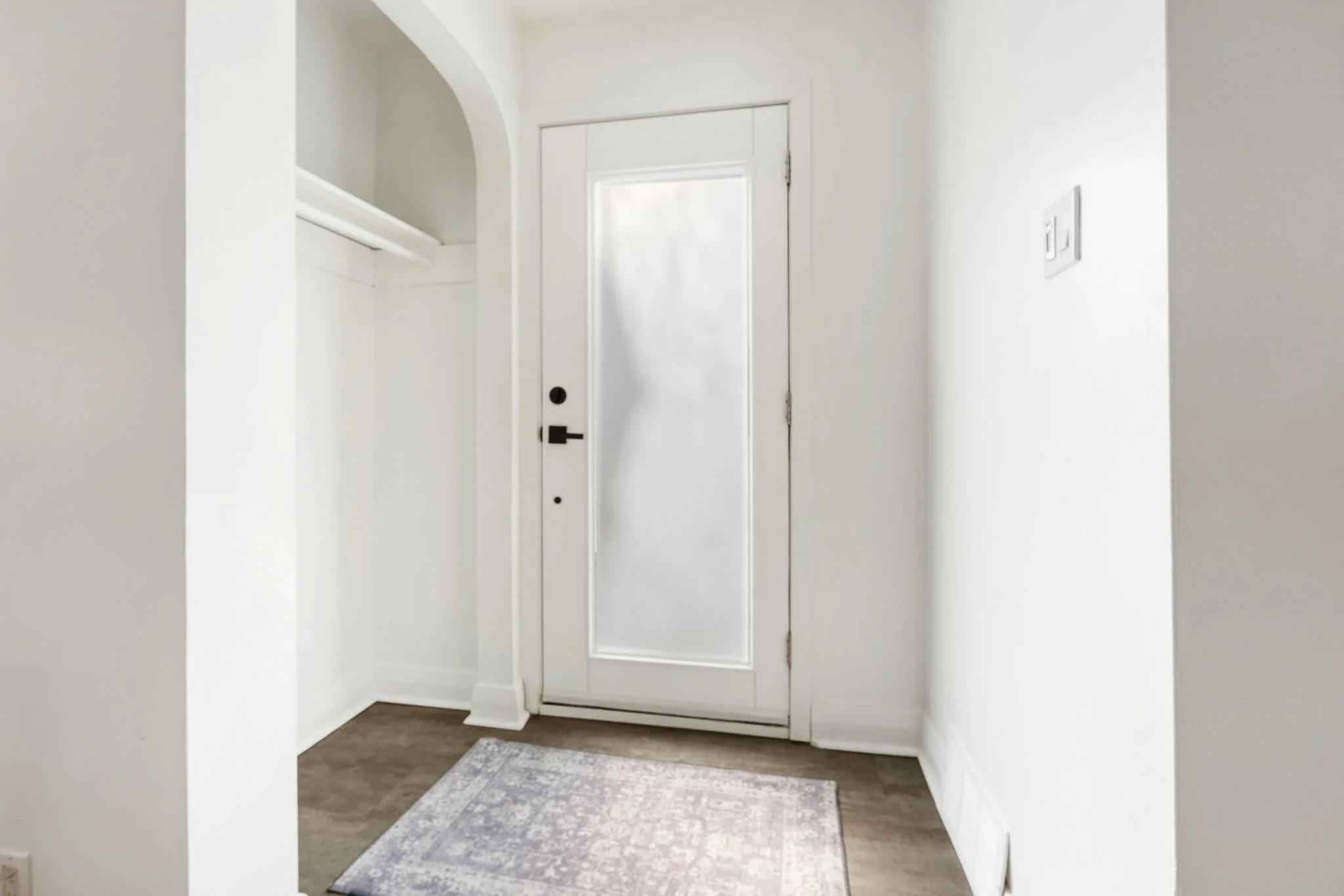 566 Cambridge St - Interior-1.jpg