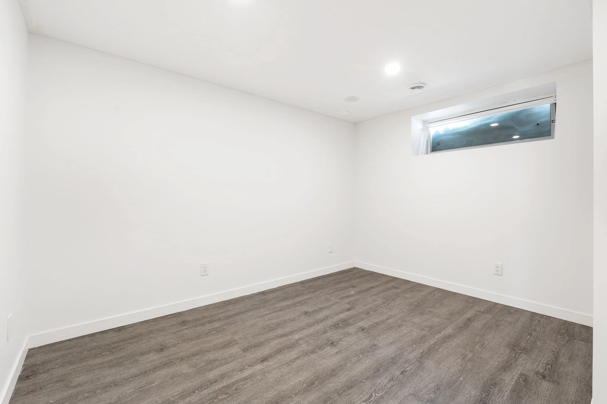 92 Blumm Cres - Interior-28.jpg