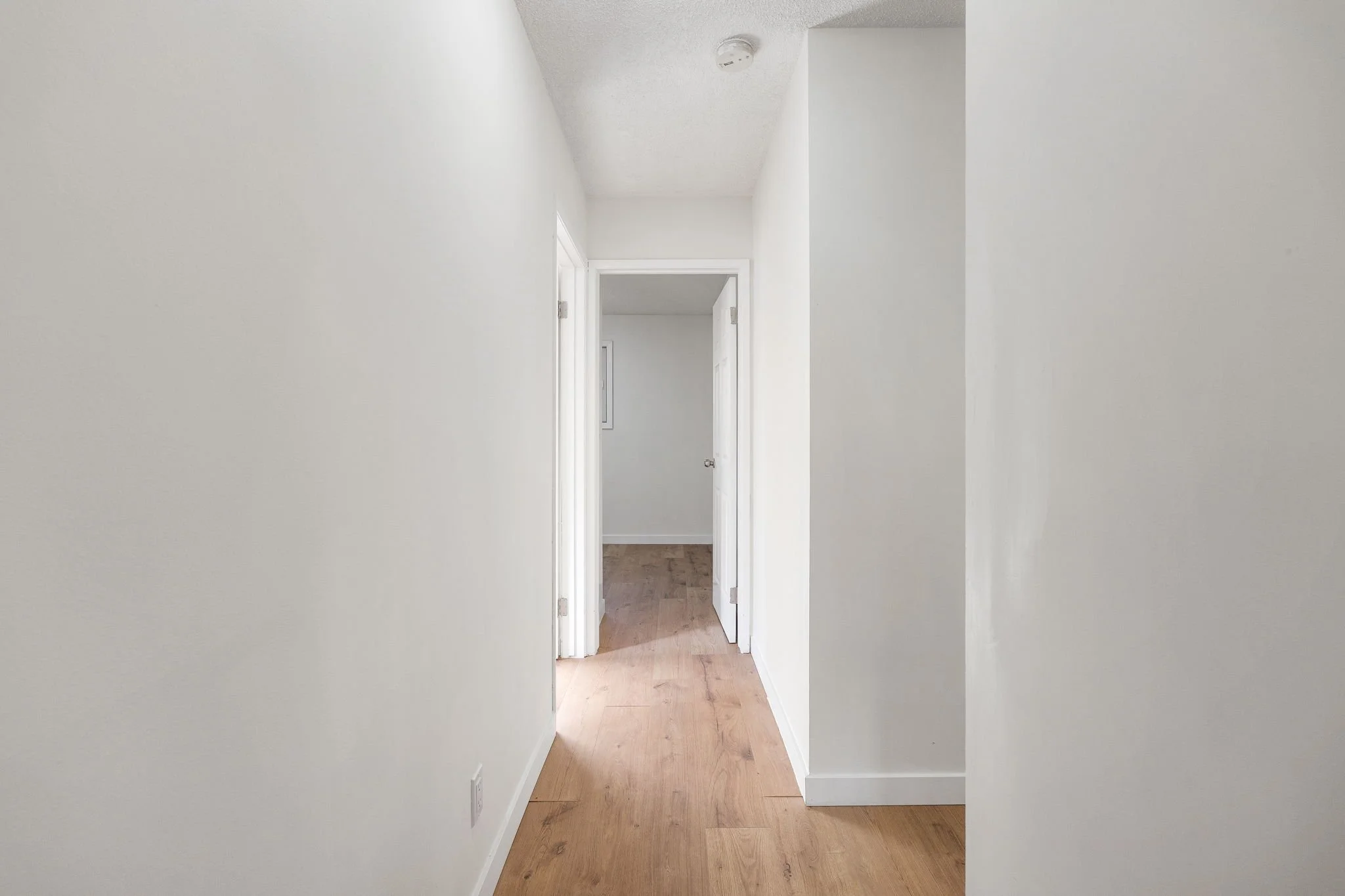 211 Kirkbridge Dr - Interior-17.jpg
