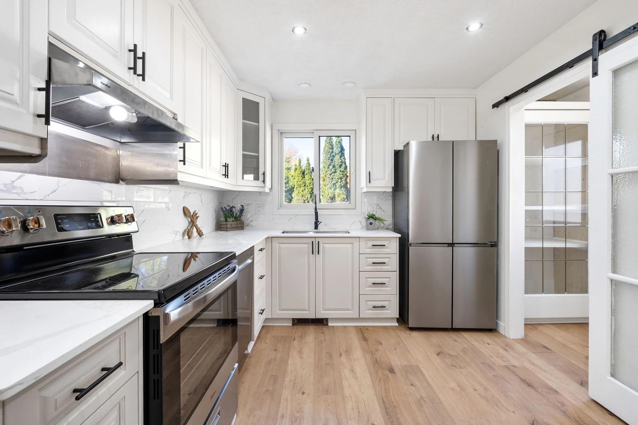 211 Kirkbridge Dr - Interior-9.jpg