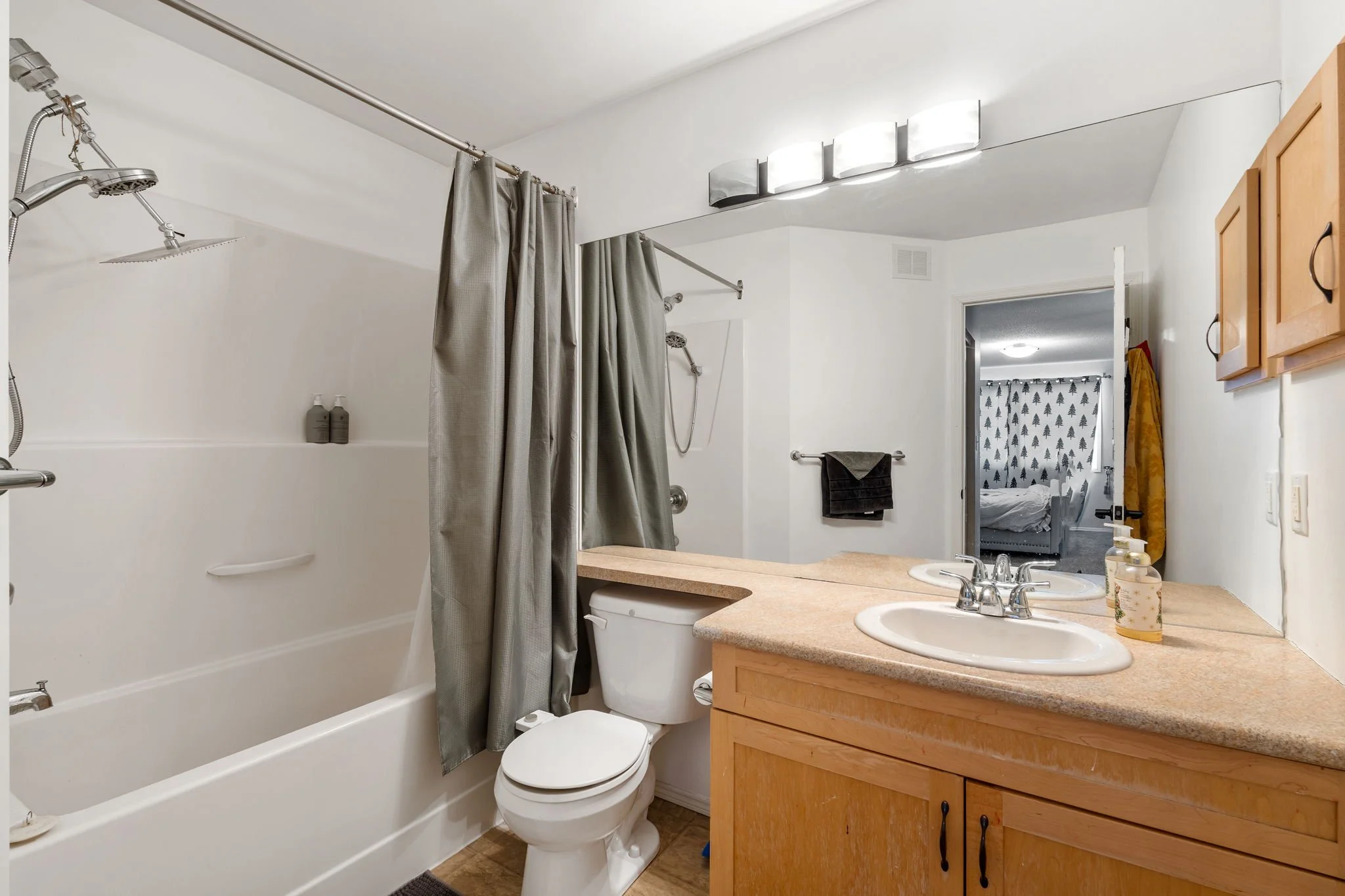 92 Blumm Cres - Interior-24.jpg