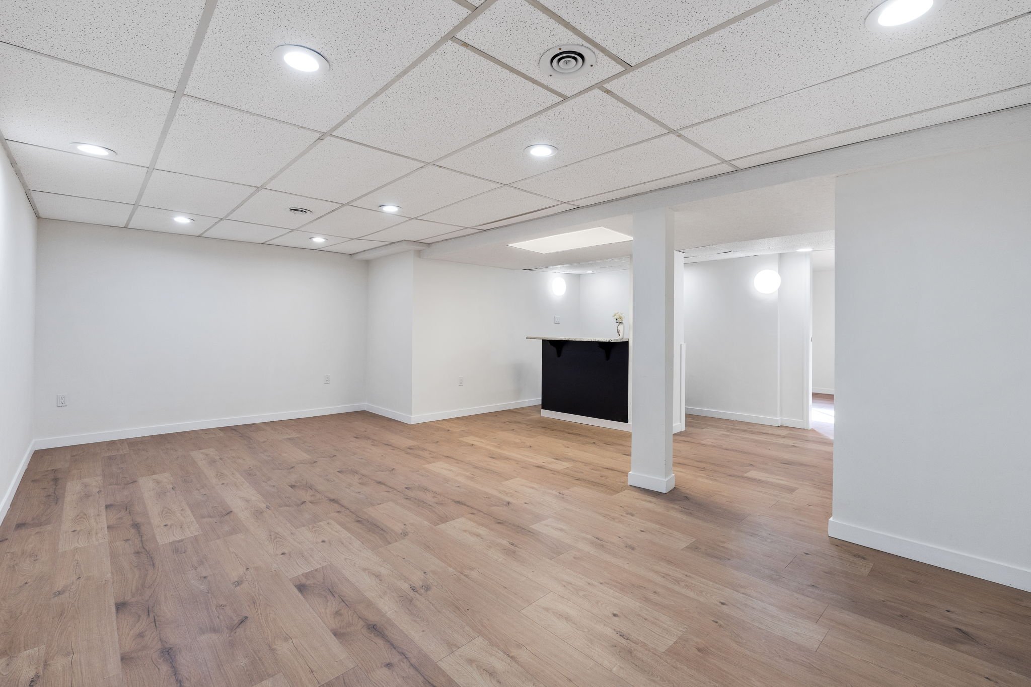 211 Kirkbridge Dr - Interior-27.jpg