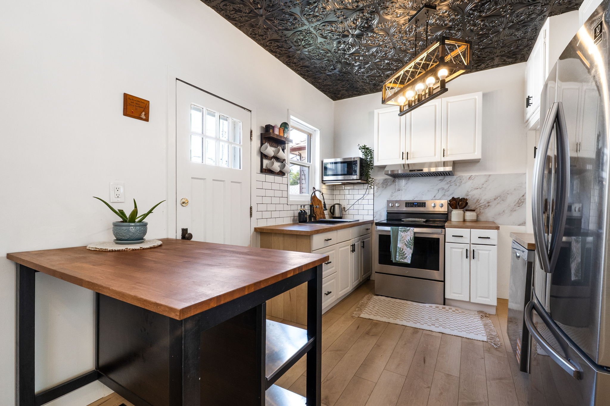 177 Gordon Ave - Interior-8.jpg