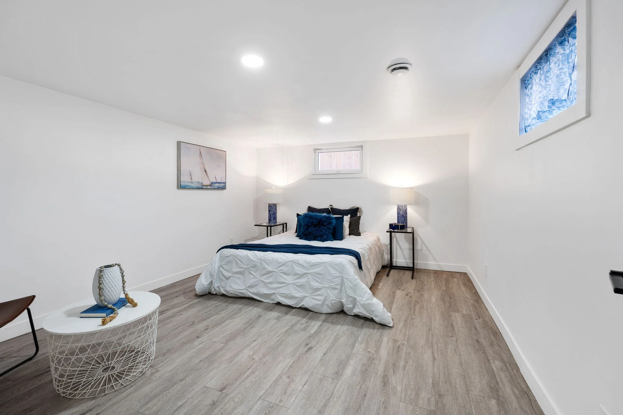 566 Cambridge St - Interior-26.jpg