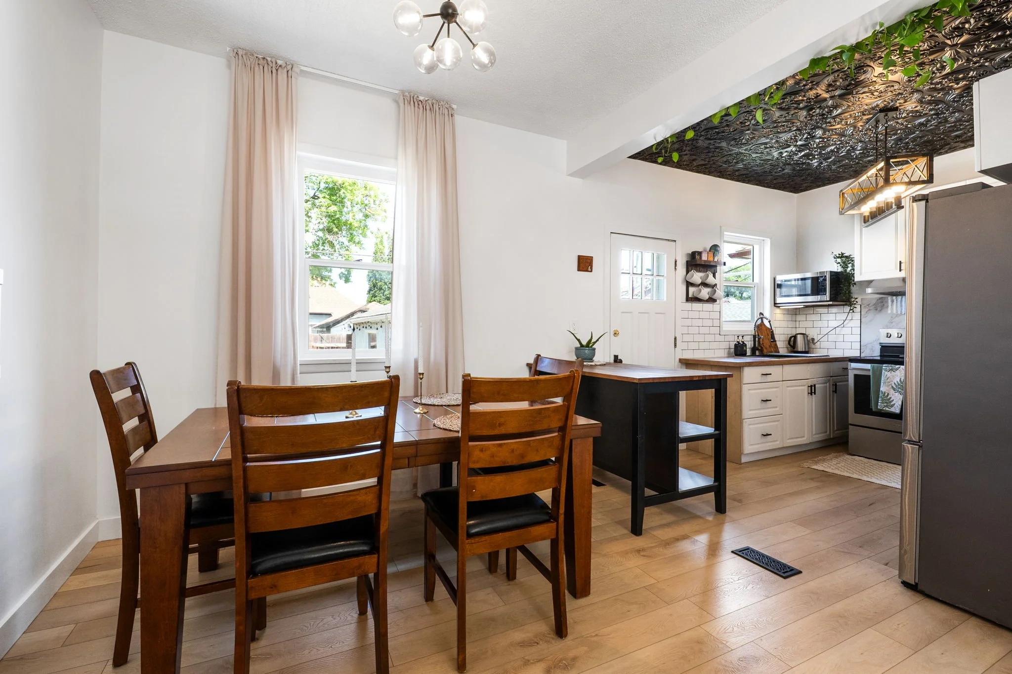 177 Gordon Ave - Interior-7.jpg