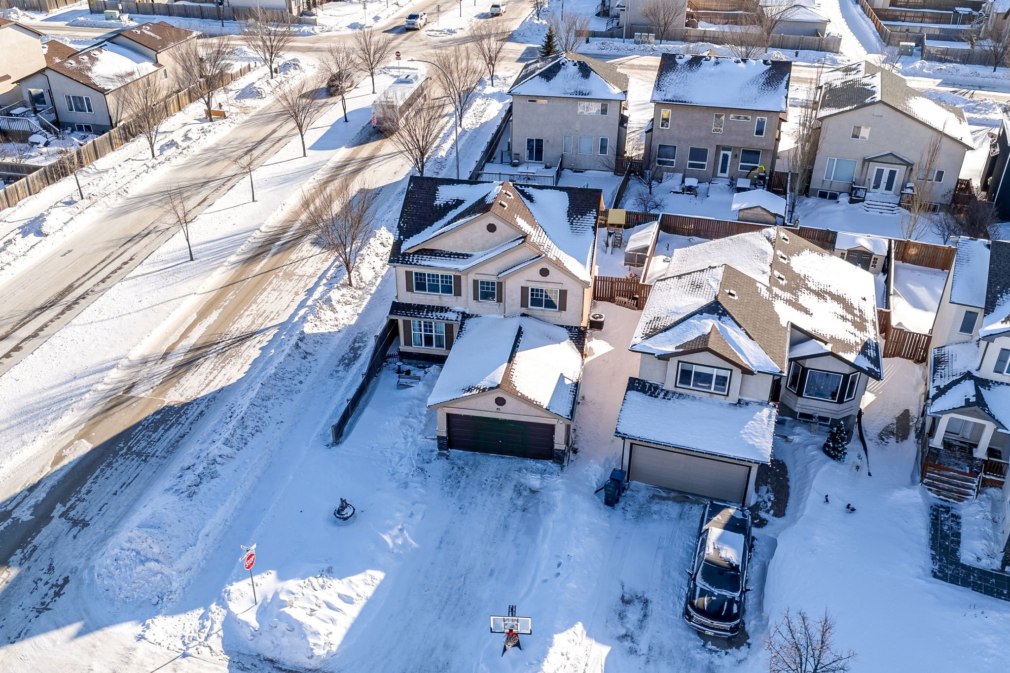 92 Blumm Cres - Exterior-4.jpg