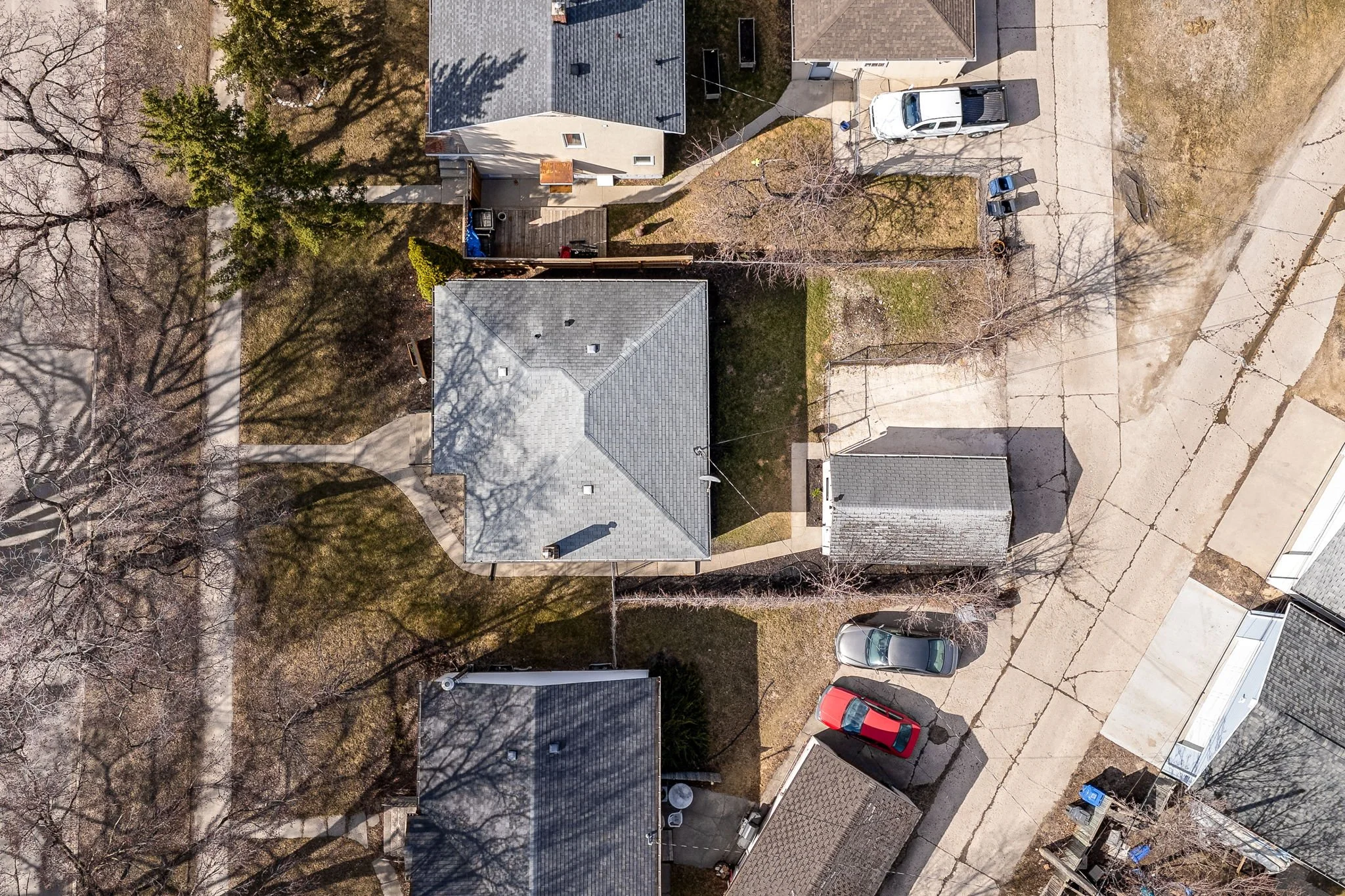 566 Cambridge St - Exterior-9.jpg