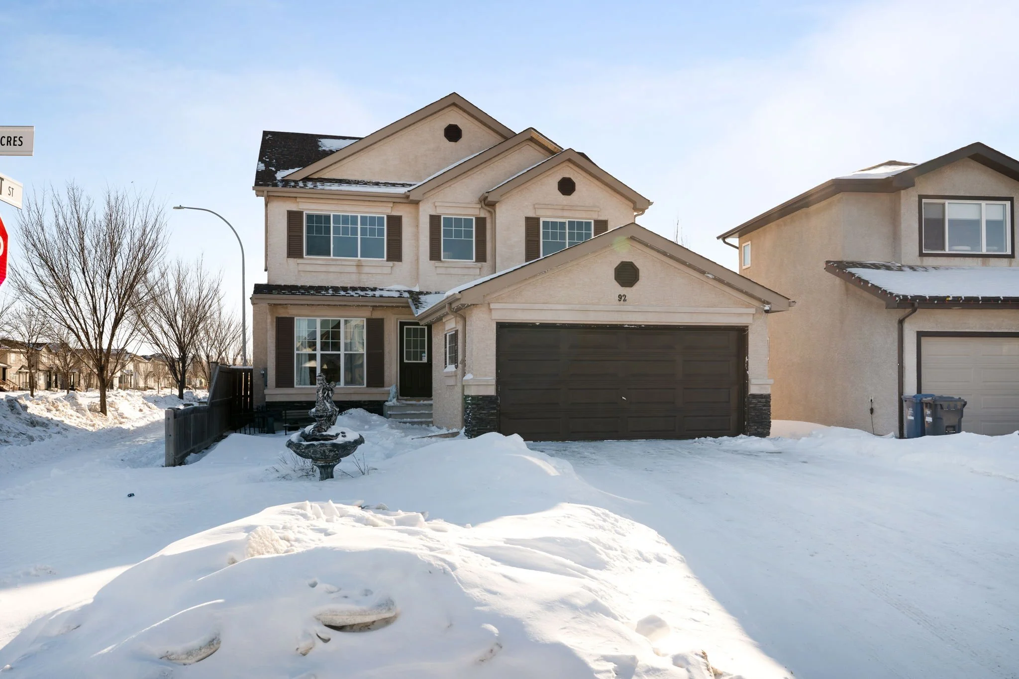 92 Blumm Cres - Exterior-2.jpg