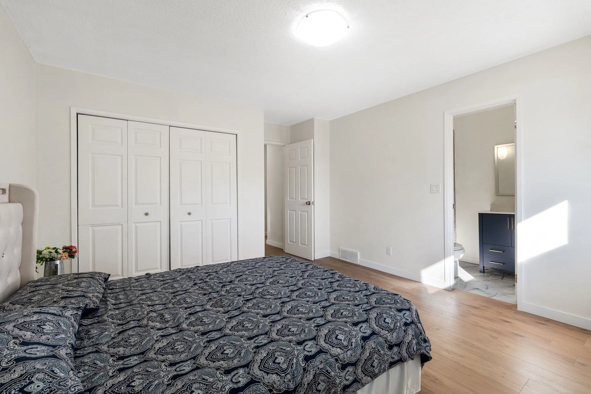 211 Kirkbridge Dr - Interior-23.jpg