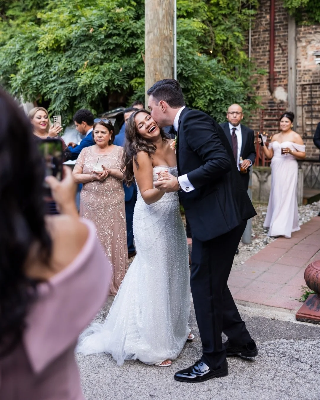 Back at Salvage One tomorrow&hellip; and honestly we wouldn&rsquo;t have it any other way 😇

So naturally, we&rsquo;re thinking about Karla + Ben 💫

A cute couple, a mariachi, and a venue with a whole lot of personality 🤭

If your wedding looks an