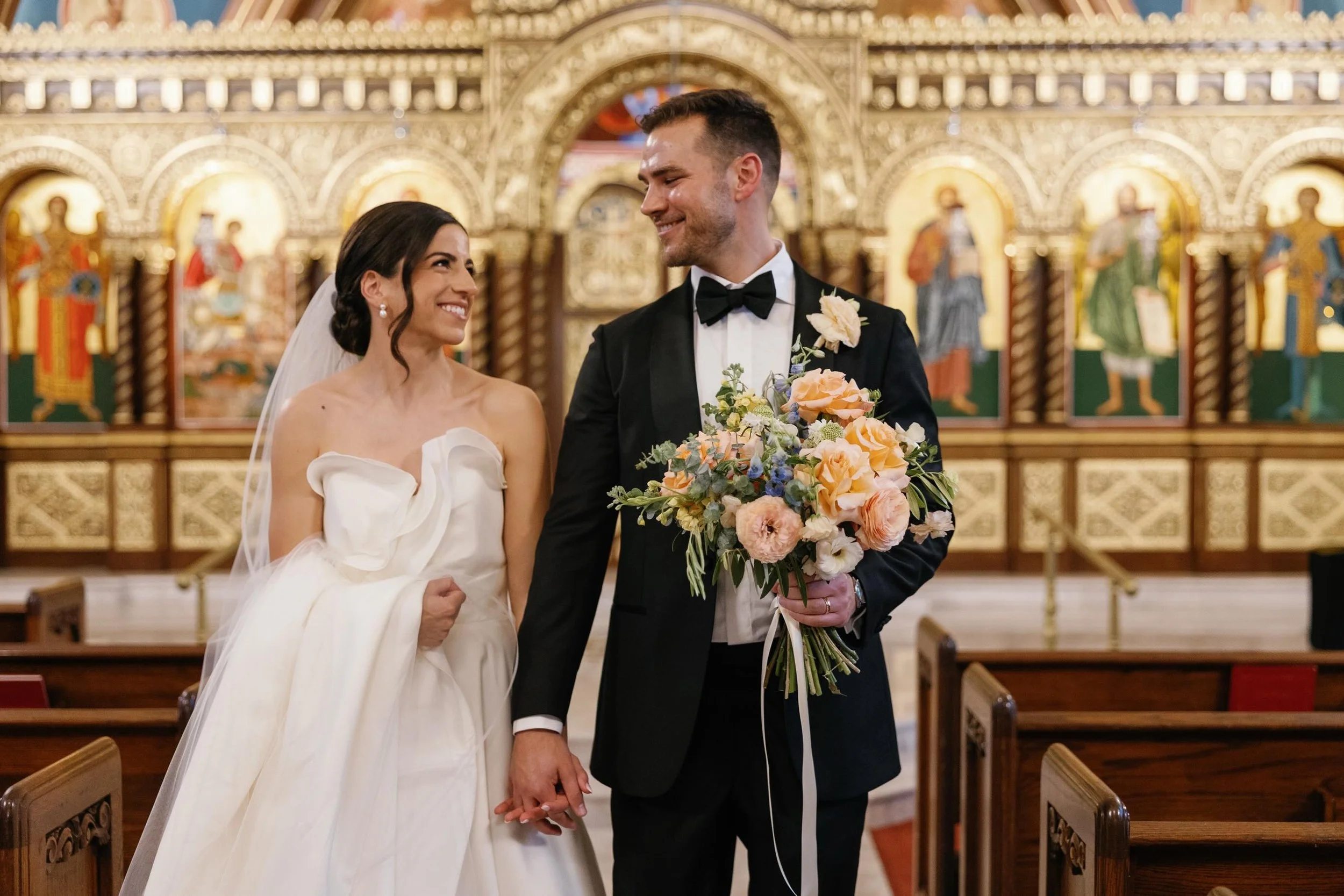My sweet Elanna and Jack are celebrating one year of married life!! They are some of the kindest, sweetest, and loving people you will ever meet! I think we absolutely nailed the garden party vibes under the incredible skylight of the Harold Washingt