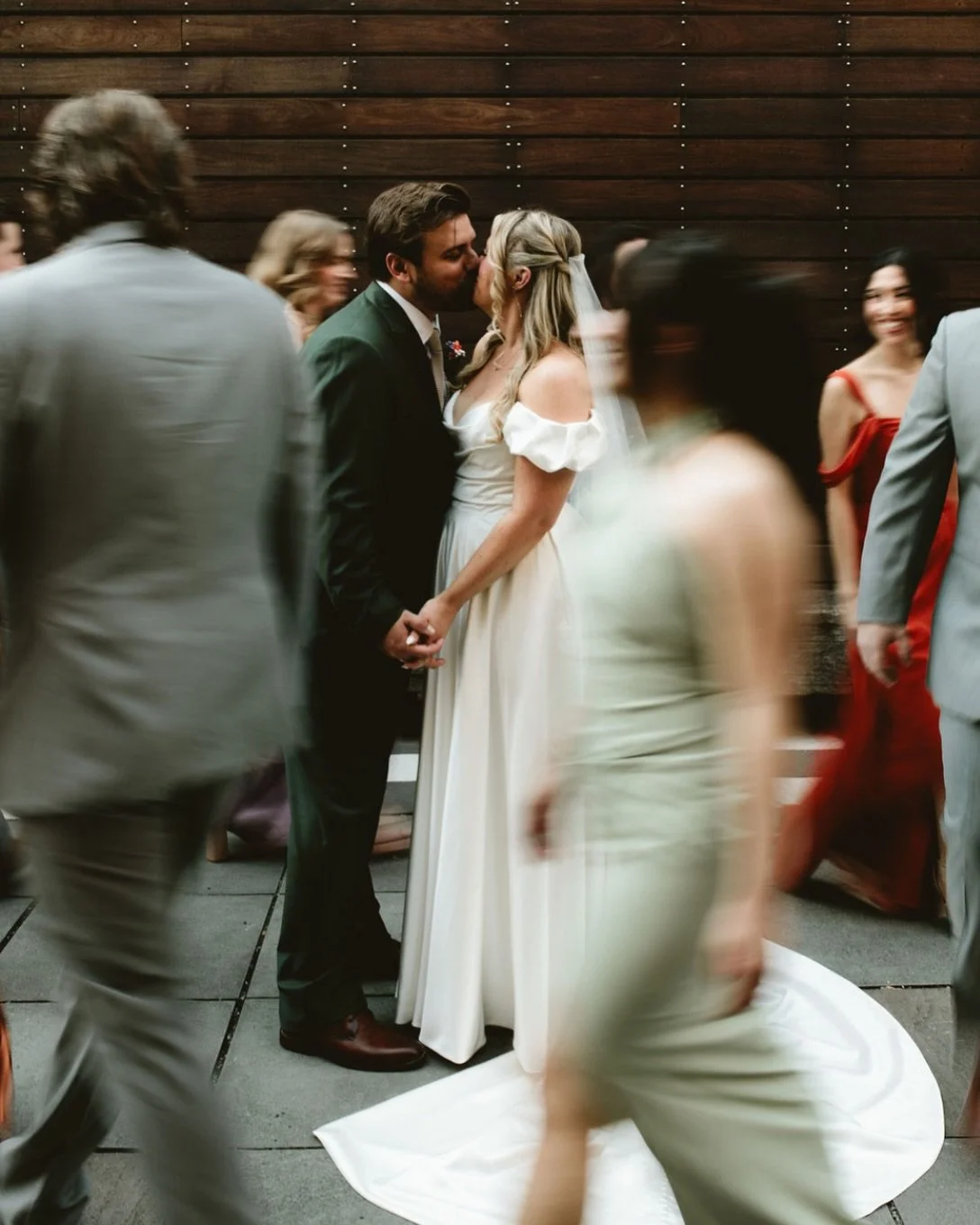 A little over one year ago, Hannah and Tyler got married at @thejoinerychicago! 🤍

Their wedding was a masterclass in &ldquo;do what makes you happy, logistics be damned&rdquo; energy: Tyler&rsquo;s boutonniere was a @lego flower (because why not), 