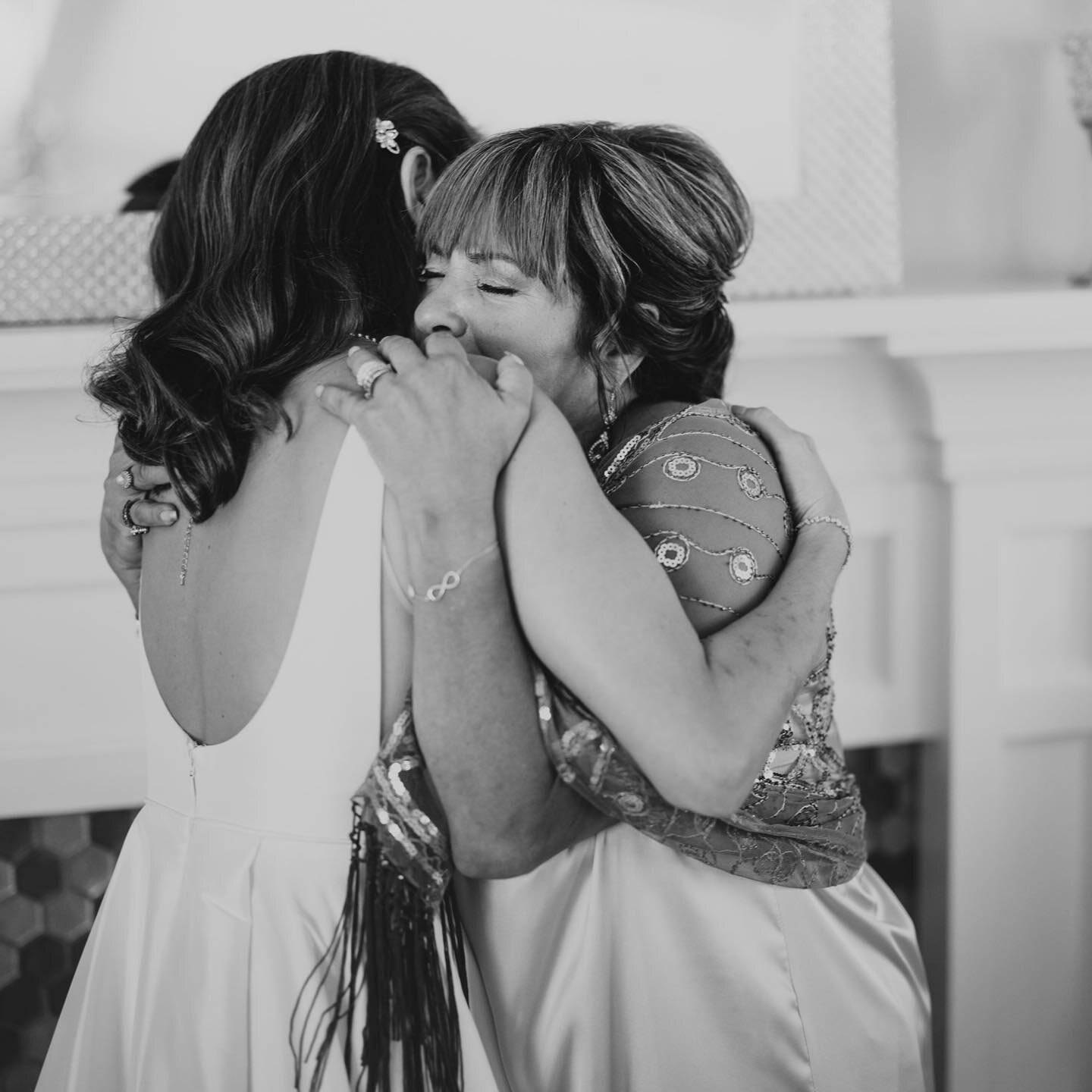 Each Mother&rsquo;s Day I post a few special moments of moms with their daughters or sons in their wedding day! 

This Mother&rsquo;s Day post is extra special because I get to include my moment with my daughter in it (first picture🥰)

Happy Mother&