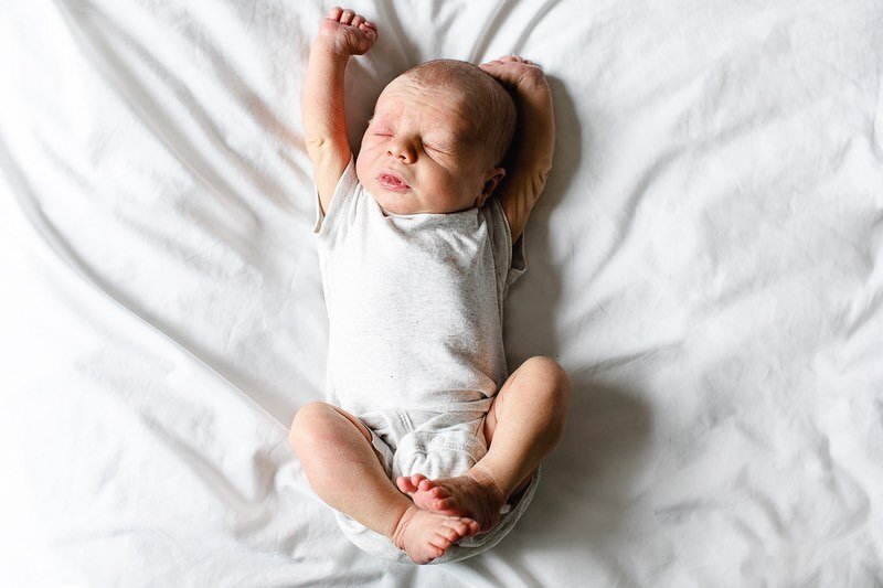 Capturing your newborn&rsquo;s natural movements is all about baby-led posing 👶

As a lifestyle photographer, I don&rsquo;t use props or elaborate outfits as I believe newborns are perfect just the way they are 💛

I let your baby lead the session, 