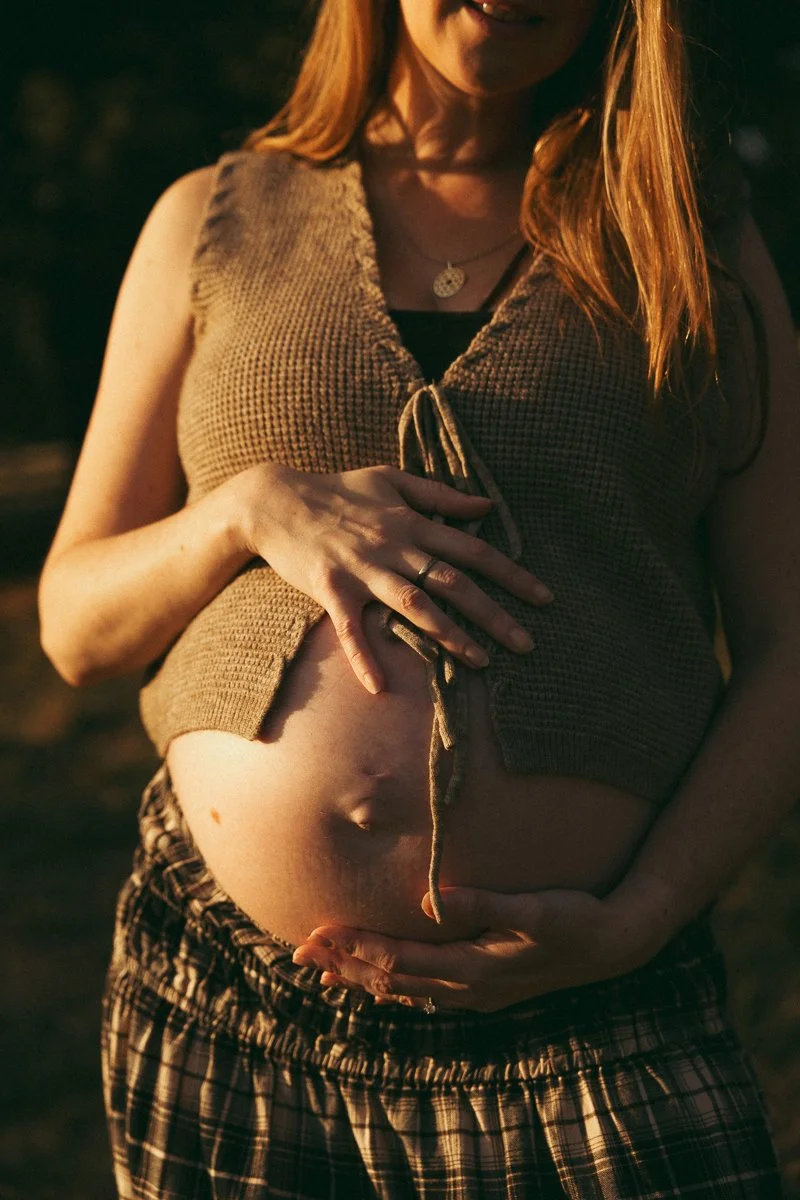 Maternity photoshoot outdoors London-17.jpg