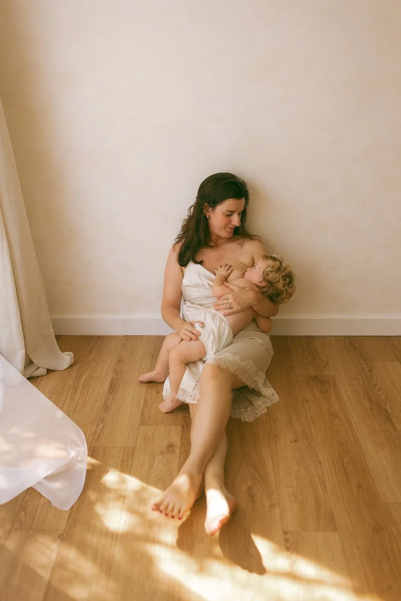 Breastfeeding photoshoot-27.jpg