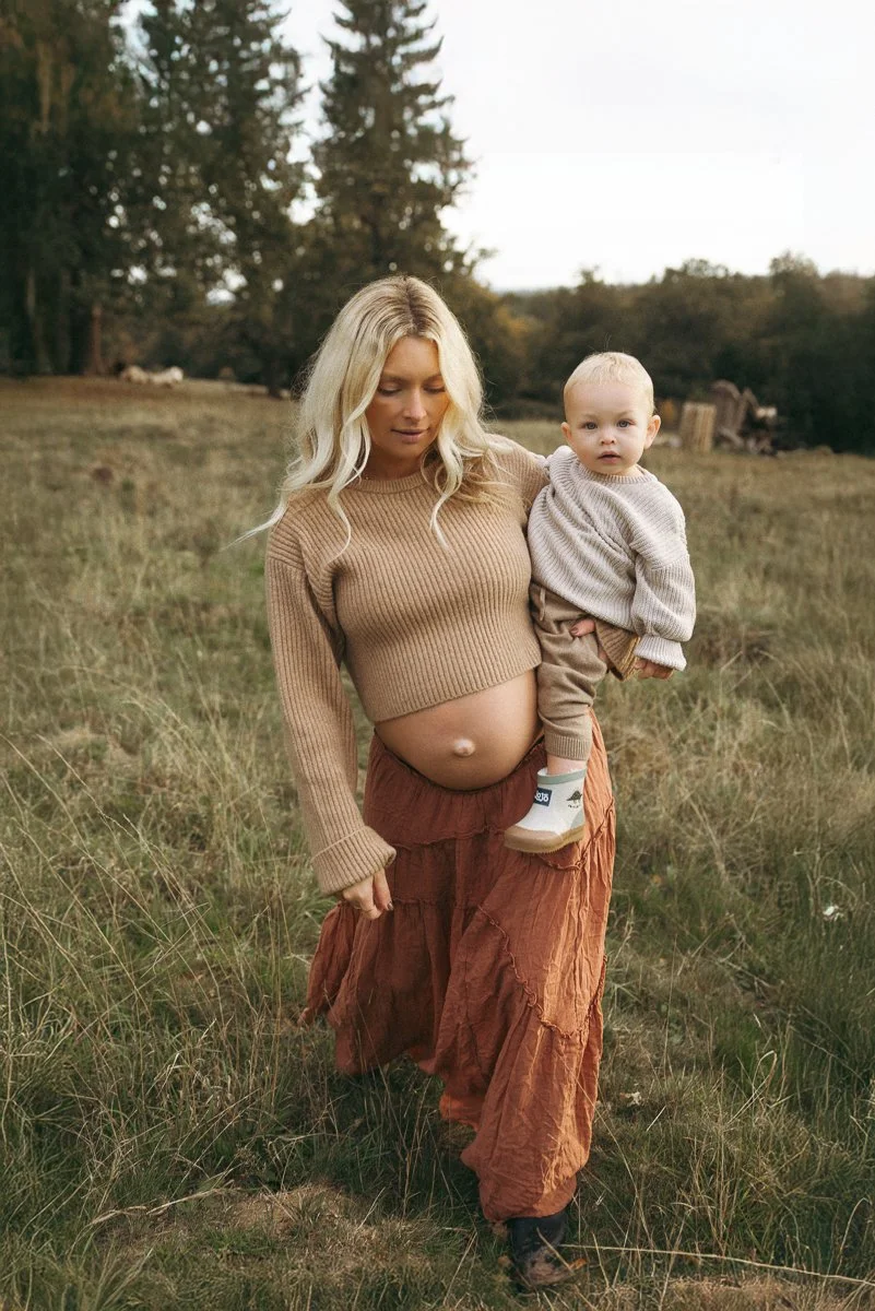 Outdoor maternity photoshoot London-1.jpg