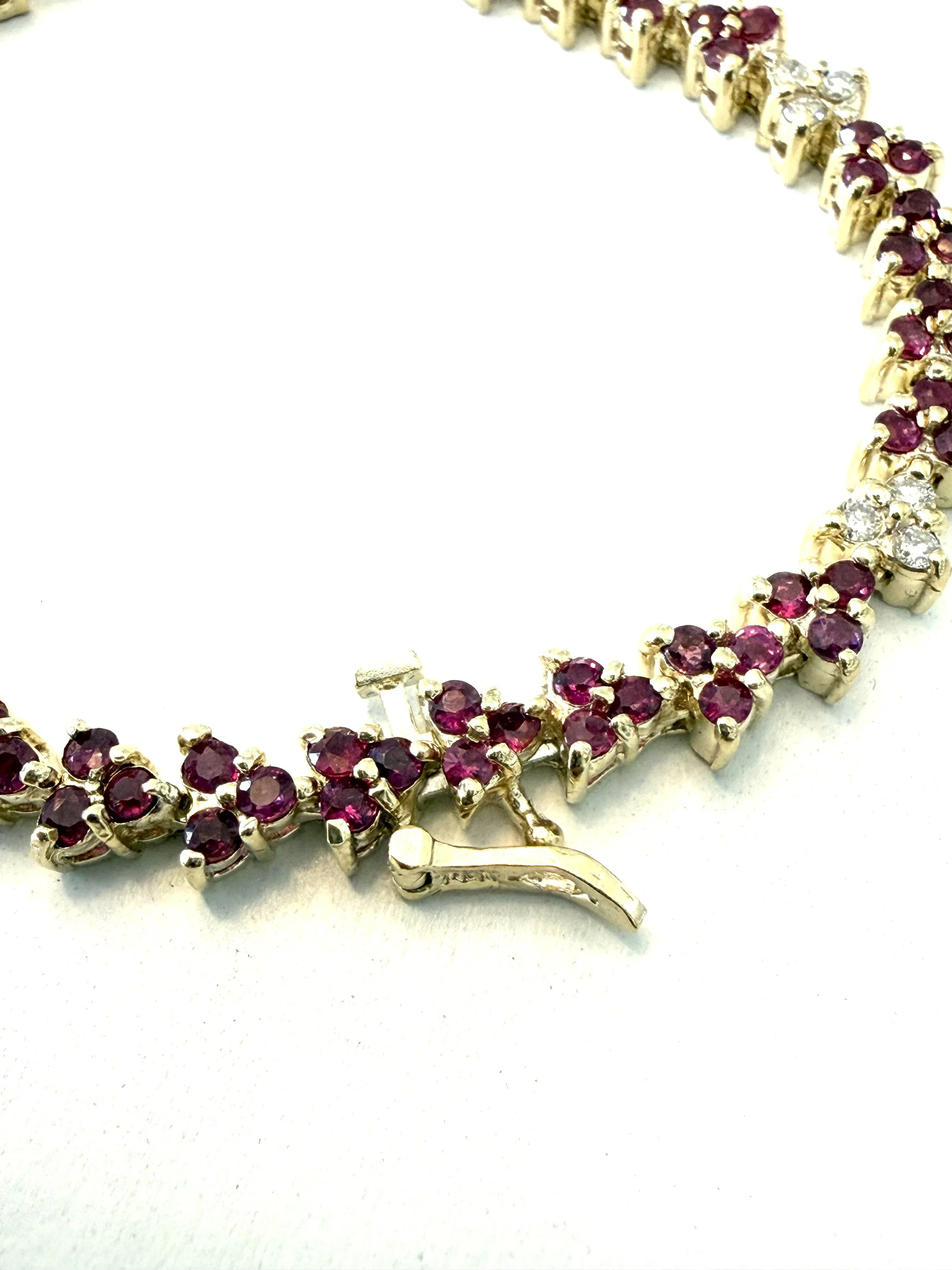 Vintage, Rubies 3.8 Carats + Diamonds