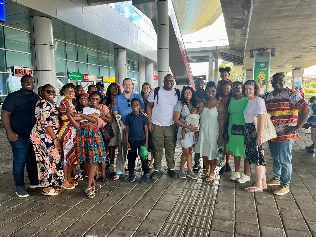 Check out this airport squad❗Zambia staff made a special appearance to welcome their newest team members,  Alex and Brittany Woods! 🇿🇲 Pray as they transition and get settled into their new home.

Imagine who might pick you up from the airport one 