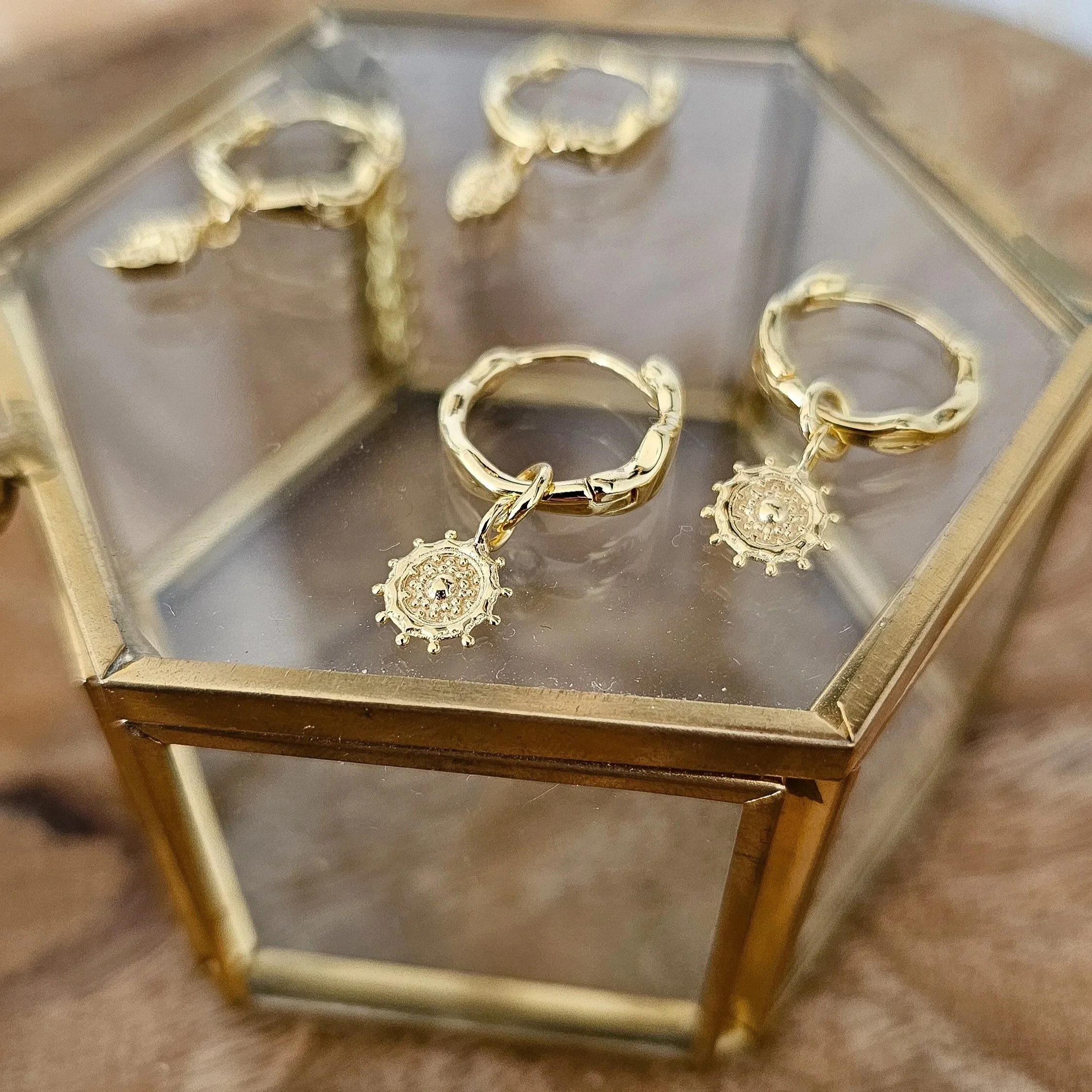 gold+vermeil+on+jewellery+box.jpg