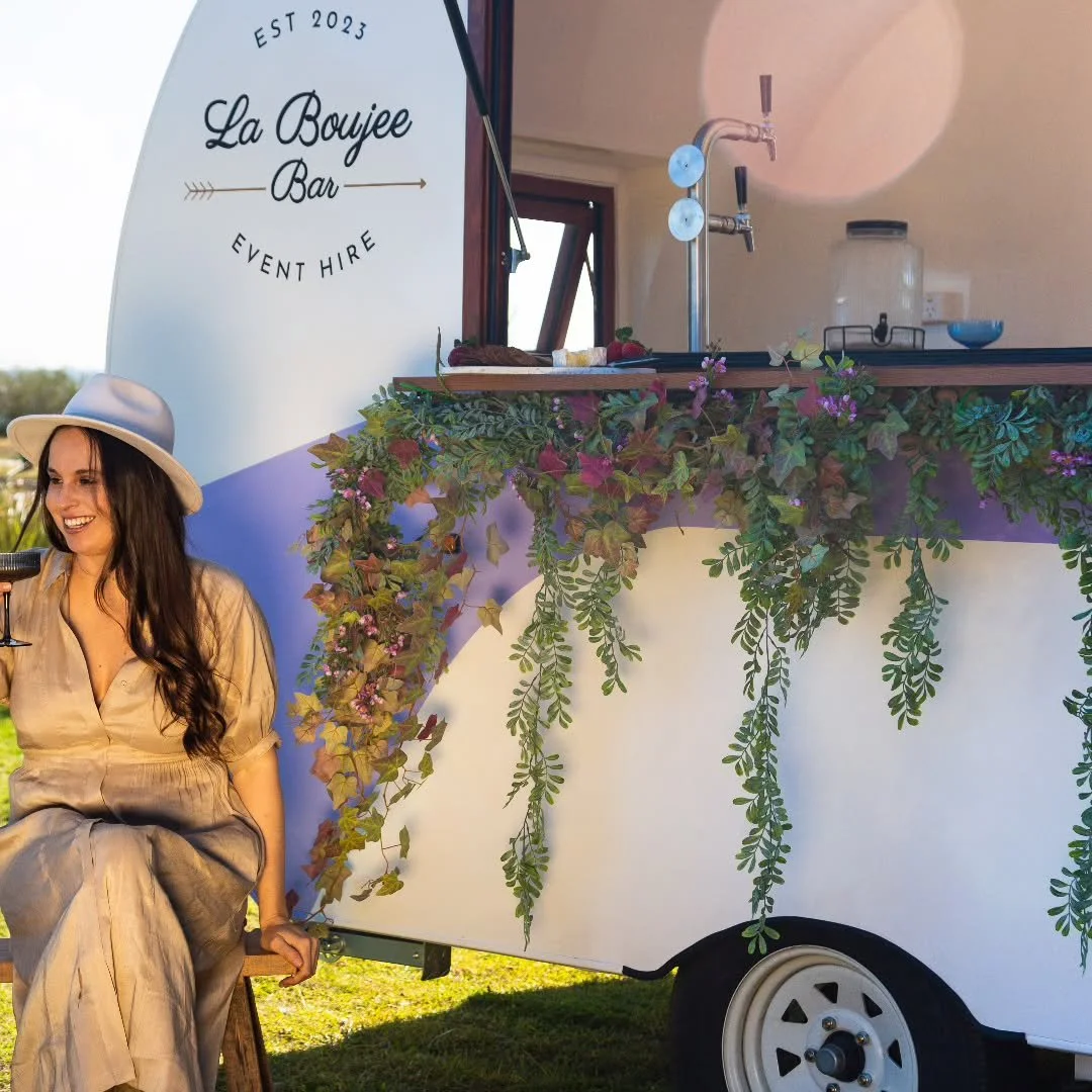 🎄✨ Let the Party Come to You! ✨🎄
This Christmas, skip the stress and let La Boujee Bar bring the celebration to your doorstep! 🍸🎅
Whether it&rsquo;s a backyard bash, office party, or festive long lunch &mdash; we&rsquo;ll roll in, set up, and ser