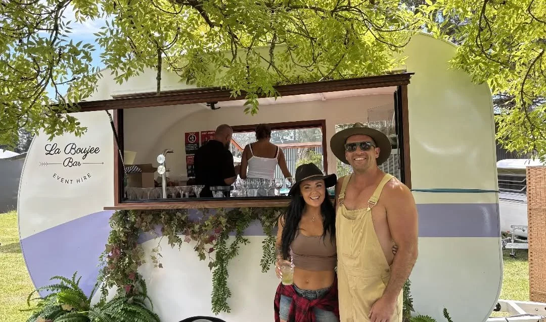 🍹 The party comes to you! La Boujee Bar brings cocktails, staff &amp; style straight to your event. Perfect for birthdays, weddings &amp; corporate functions.
✨ Book your mobile bar today! 
📞 0468 316 397
🌐 https://www.laboujeebar.com.au/packages
