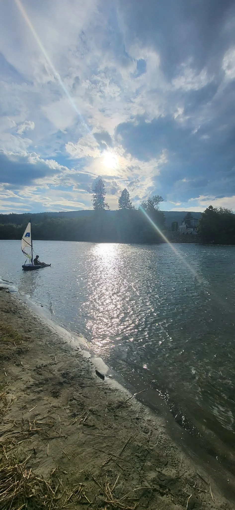  Get out on the water and enjoy the beautiful Shuswap River. 