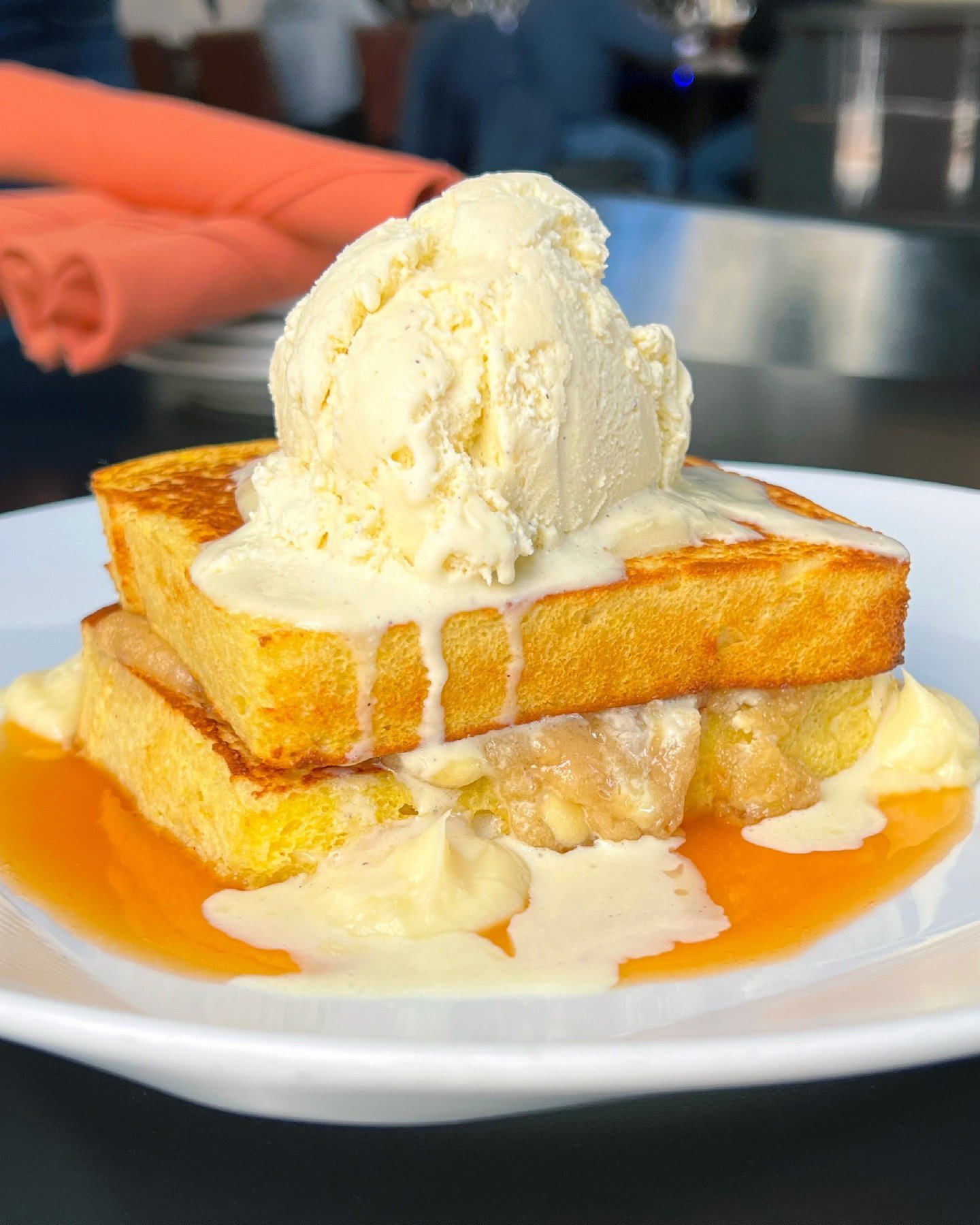 Happy #NationalCookieDoughDay 🍪
We're celebrating with our Chocolate Macadamia Nut Cookie Dough Stuffed French Toast 😍 

#Eat #Dessert #FrenchToast #CookieDough #DowntownAkron #Akron #Ohio #Restaurant