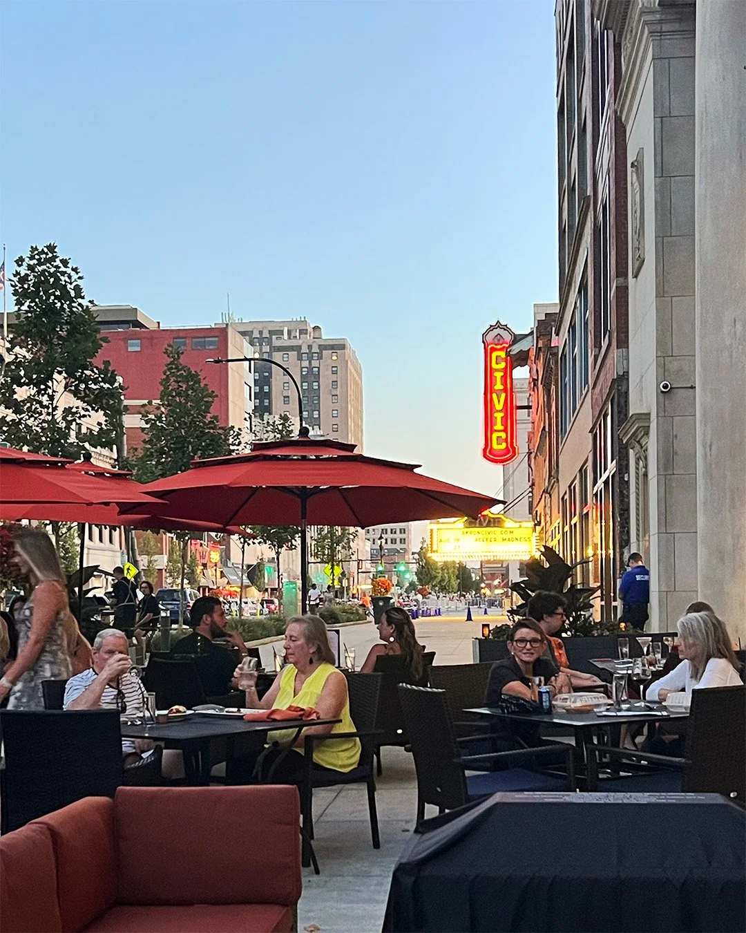 There's no place like Crave before (or after) the show. Join us before Ballet Theatre of Ohio's production of The Wizard of Oz on Saturday, May 2. Showings at 2:00 PM &amp; 7:00 PM. Reserve your table, steps away from Akron Civic Theater, and make th