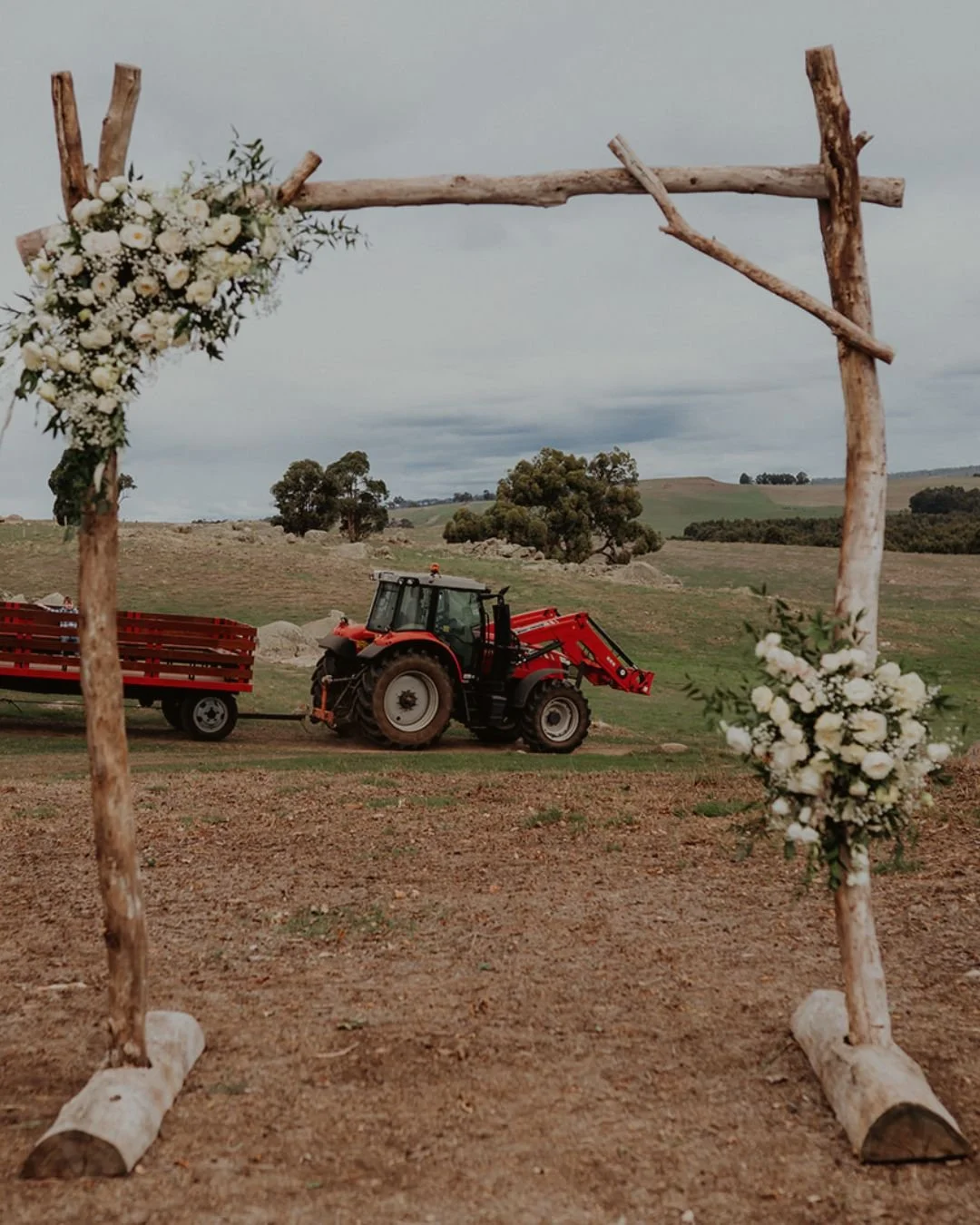 Swipe through to see how Dalmore Farm wedding guests arrived to the ceremony in style.

Thinking of booking your wedding with us? We'll guide you through the whole process, and make sure every moment is planned for.

Captured by @victoria_baker_photo