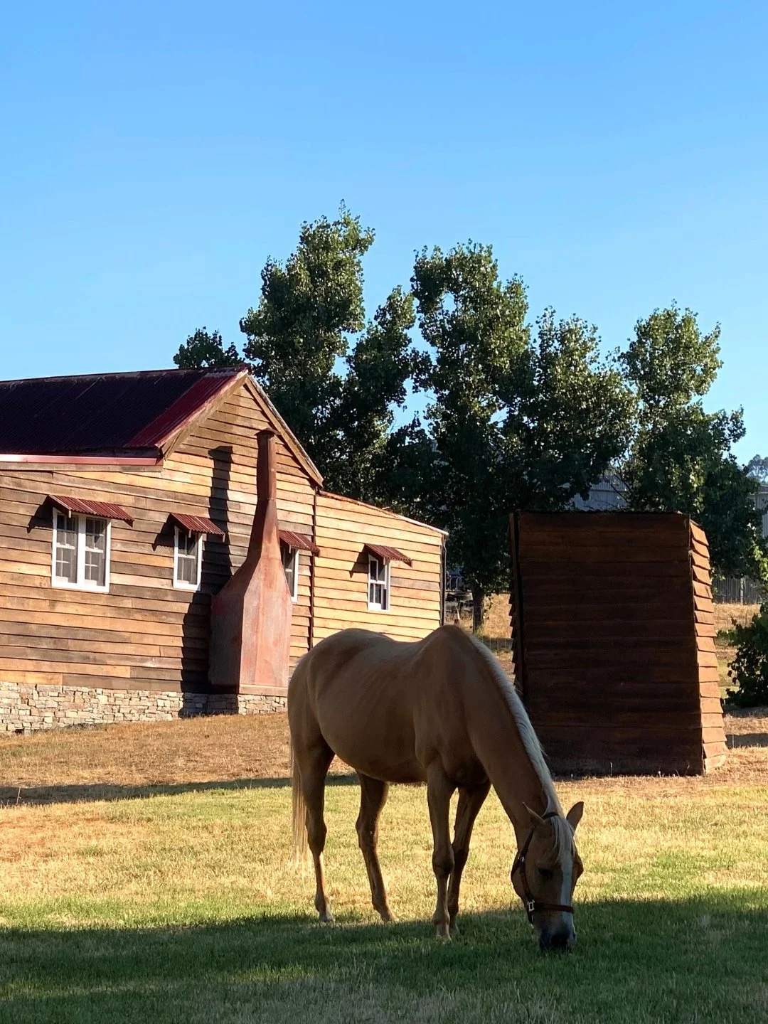 The Workman's Cottage is where our couples often stay the night after their wedding, and where family and close friends gather during the celebration weekend to get ready.

With its blend of heritage charm and modern comfort, it's a space that feels 
