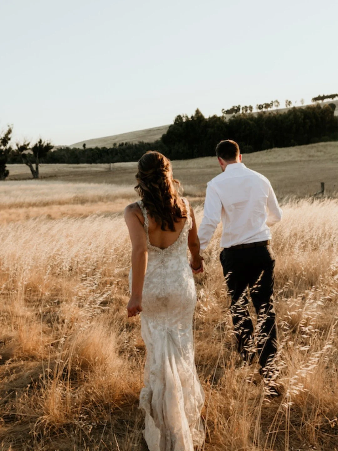 Soft, golden, and quietly romantic... Kate + Jacob&rsquo;s portraits capture that beautiful shift in the season as the day begins to cool and the landscape glows.

If you&rsquo;re considering a summer or early autumn wedding, this is the kind of ligh