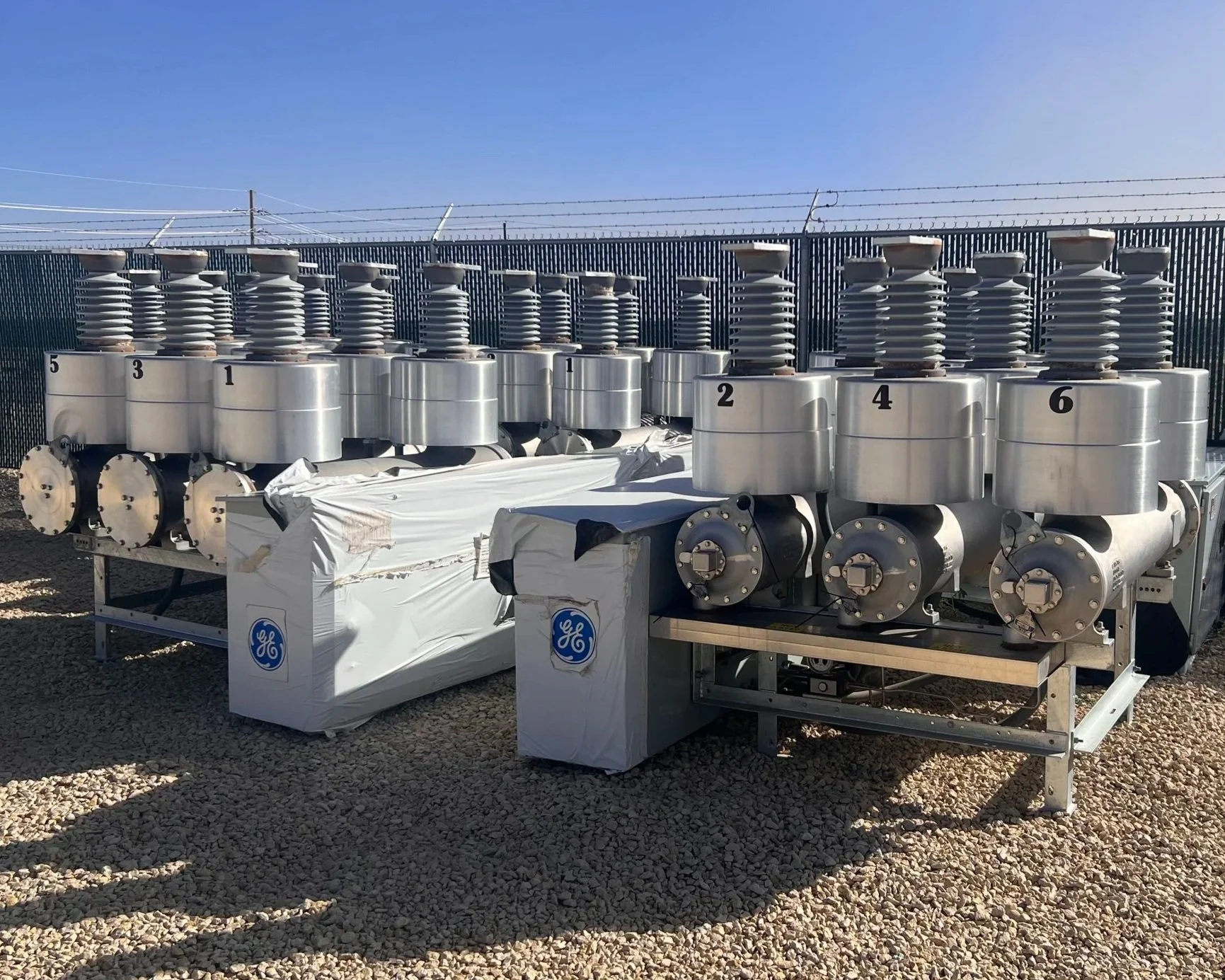 high voltage sf6 breakers