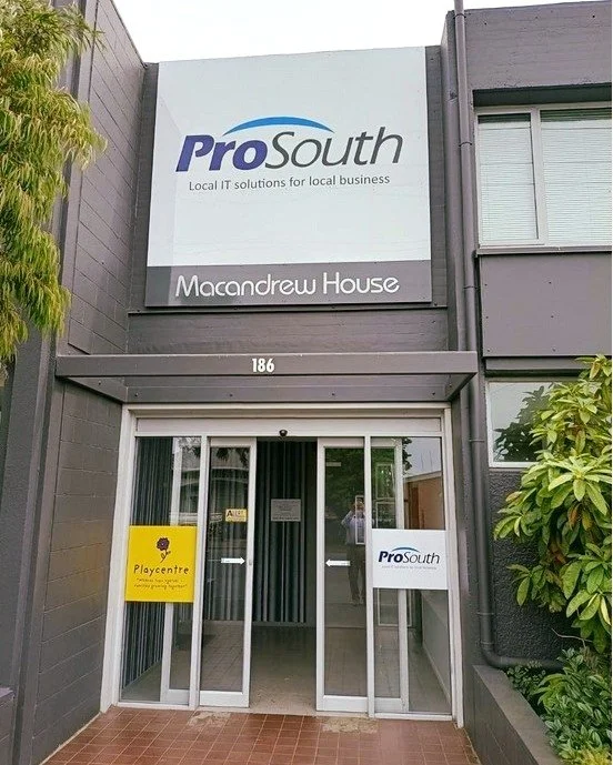 Mihi to our favourite I.T. experts ProSouth I.T. Solutions 🤩 They are our go-to people when the tech is down! Thanks for keeping our festival connected, so that we can keep the words flowing... You're legends! 🙌💻