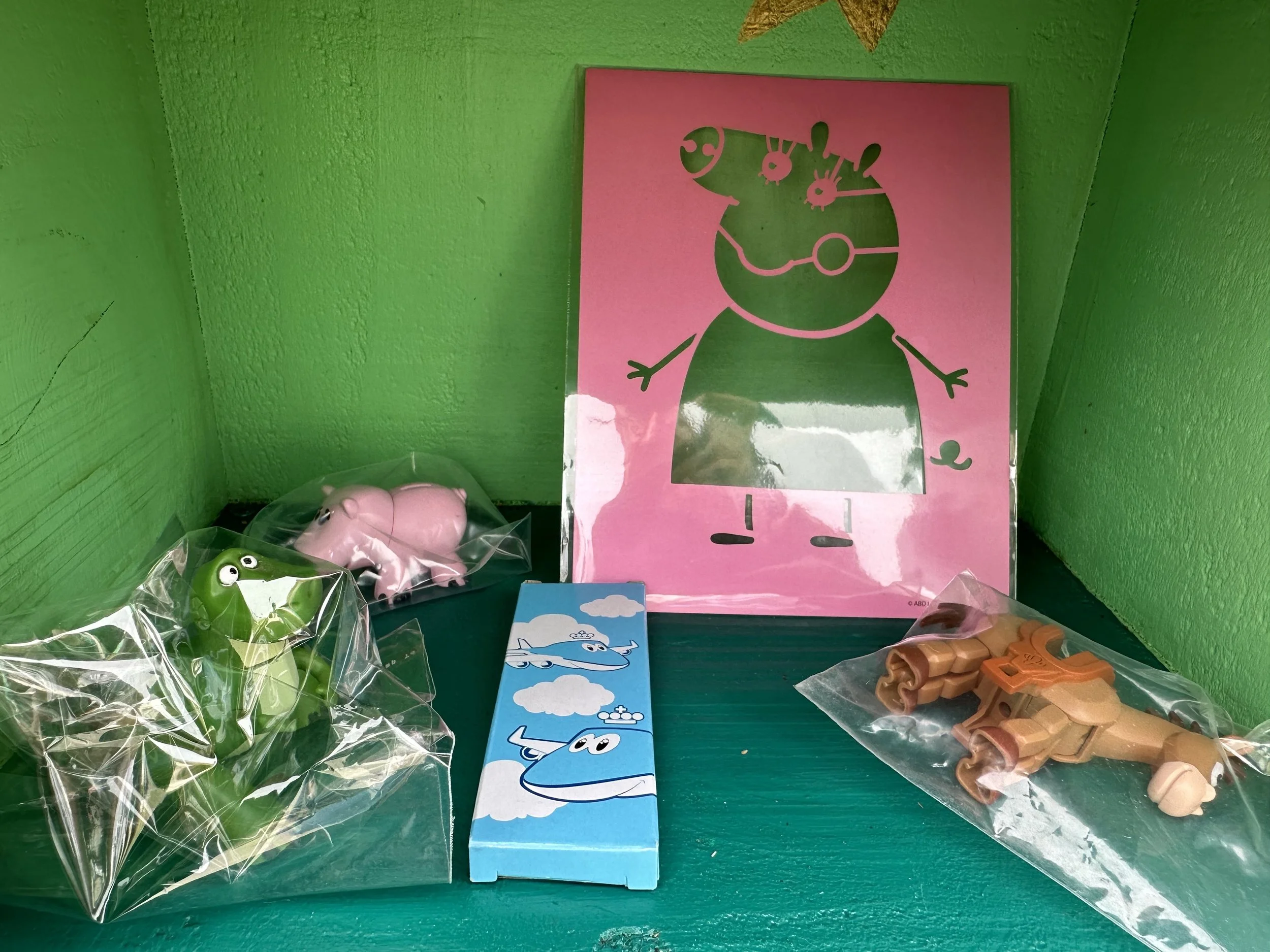 treats-peppa-crayons.jpg