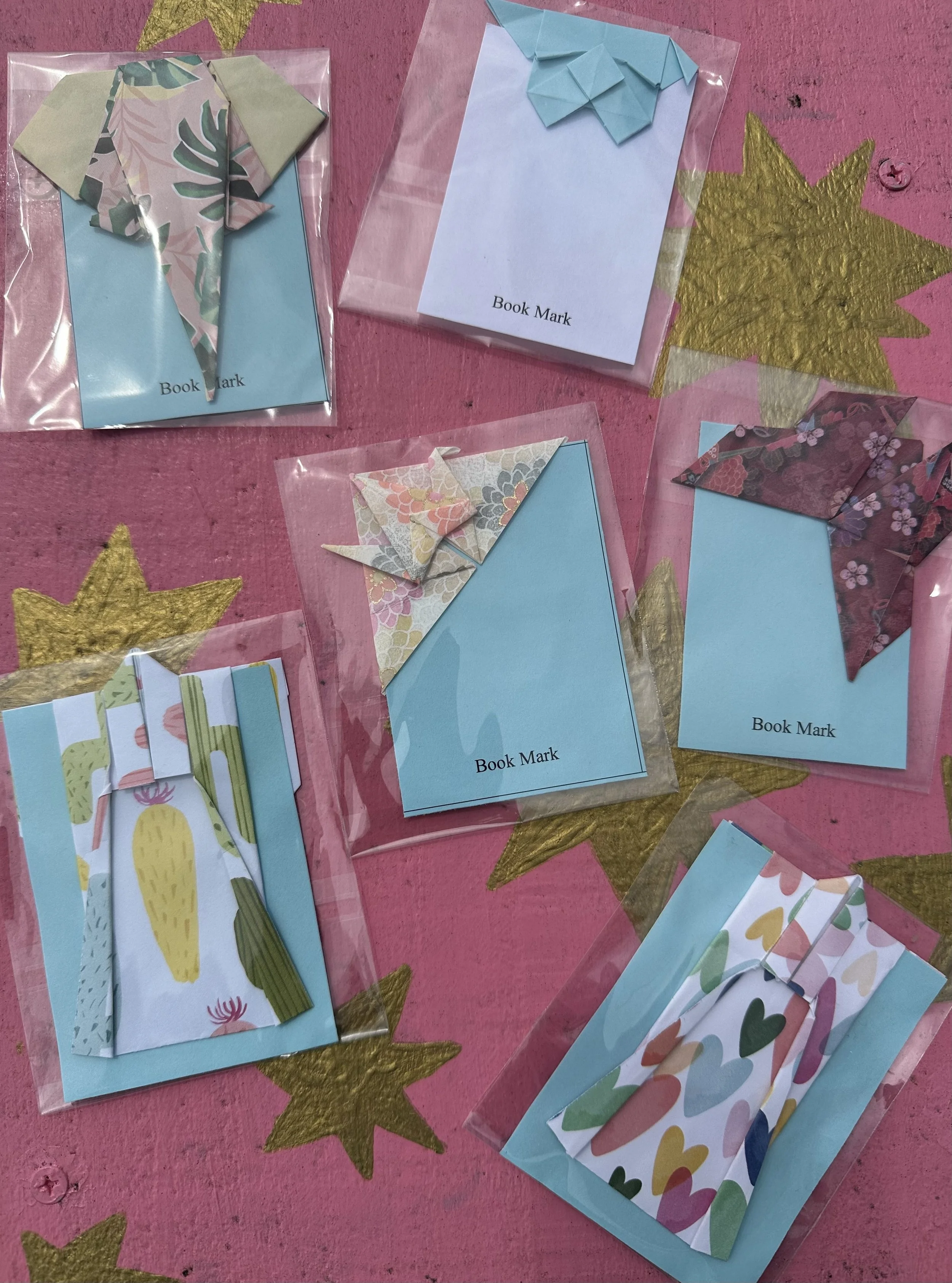 oh. my. gosh. these are beautiful!! wow, some creative treatster shared some amazing bookmarks 🩵