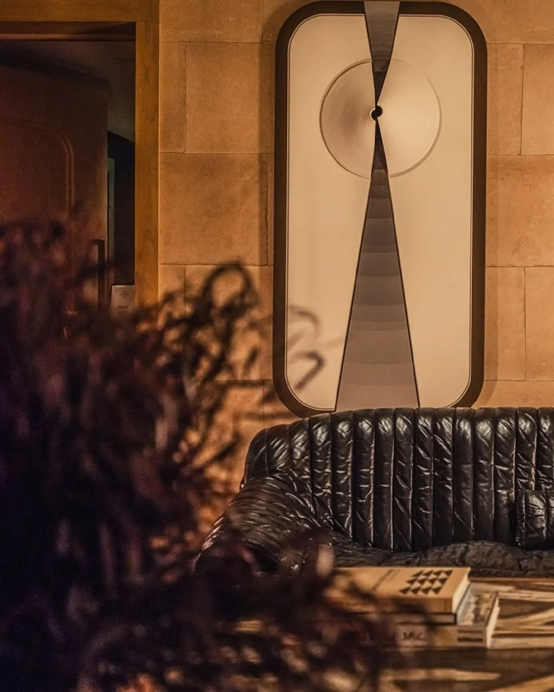 WORLDLY FINDS - Santa Monica Proper Hotel
A curated mix of vintage pieces sourced globally creates unexpected conversations throughout each element carefully chosen to build layers of discovery.
.
@santamonicaproper 700 Wilshire Blvd, Santa Monica, C