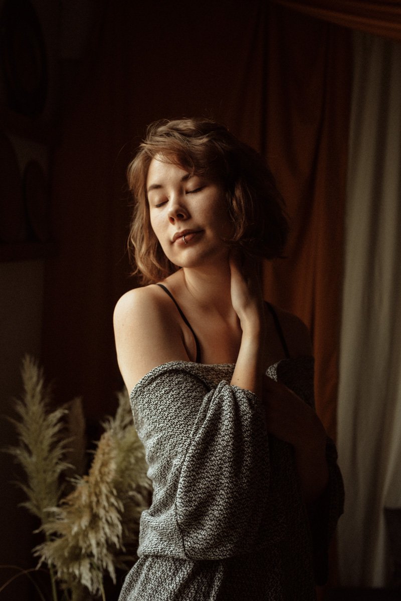 phototherapie-confiance-feminisme-lgbt-femme-nantes-boudoir-lingerie-19.jpg