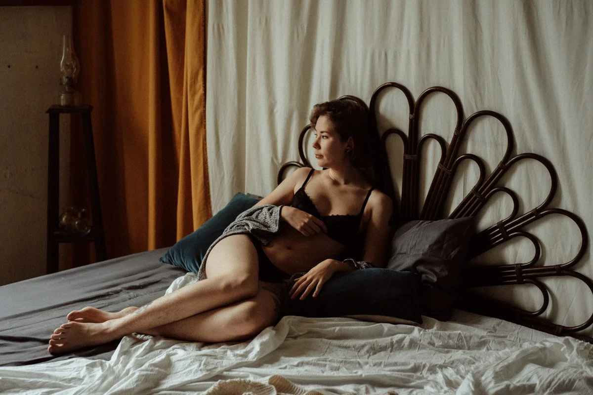 phototherapie-confiance-feminisme-lgbt-femme-nantes-boudoir-lingerie-3.jpg