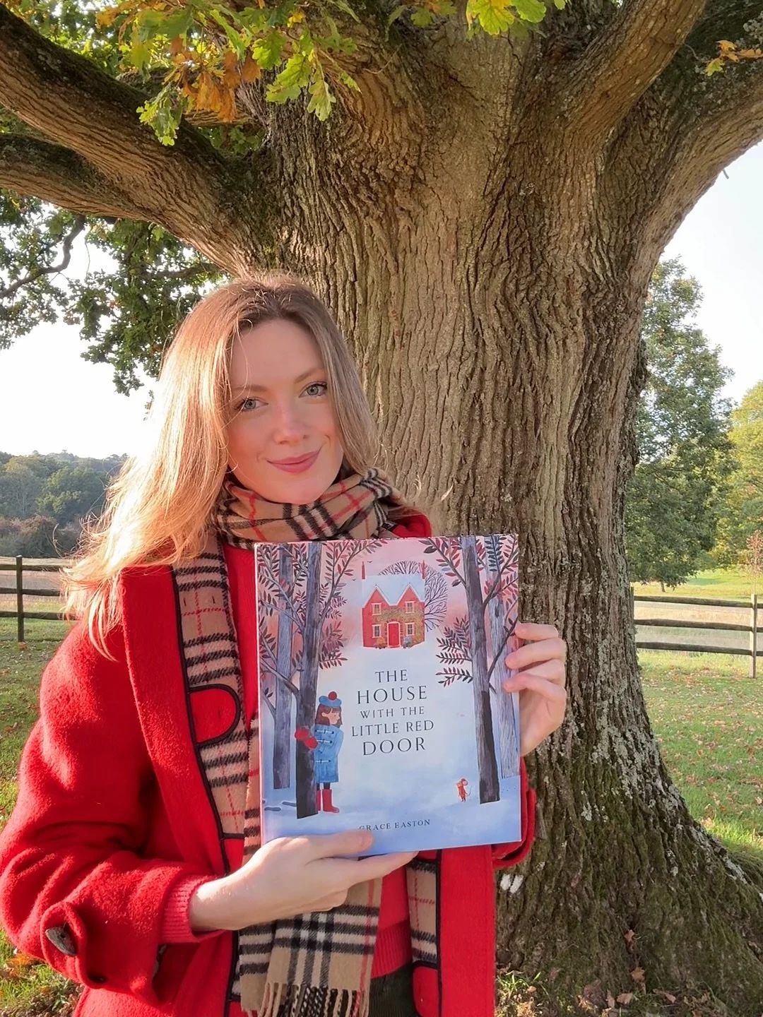 USA friends! The House with the Little Red Door has officially landed in the States. 🇺🇸

I wish I could be there to celebrate. I lived in America for six unforgettable years.

I first arrived to study at @mcadedu. It was only meant be for six month