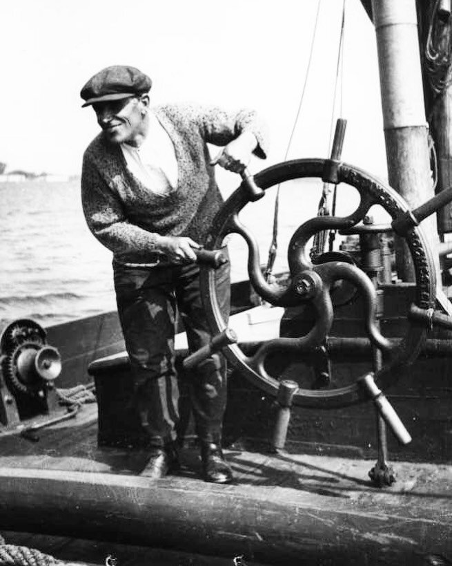 SB DAWN&rsquo;s Skipper &lsquo;Hobby&rsquo; Keeble. c. 1940

He was her skipper for 30 years, remaining with her until she finished in trade. 
His uncle Samual Keeble was her first skipper, whose brother James had her commissioned at Cook&rsquo;s Yar